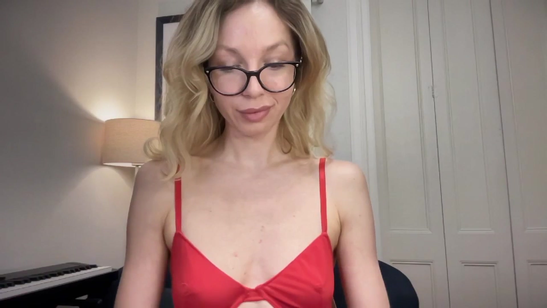 Gallery image thumbnail from Nansyfox1's myfreecams stream on, 05/12/2025, 16:19 image 3 of 20