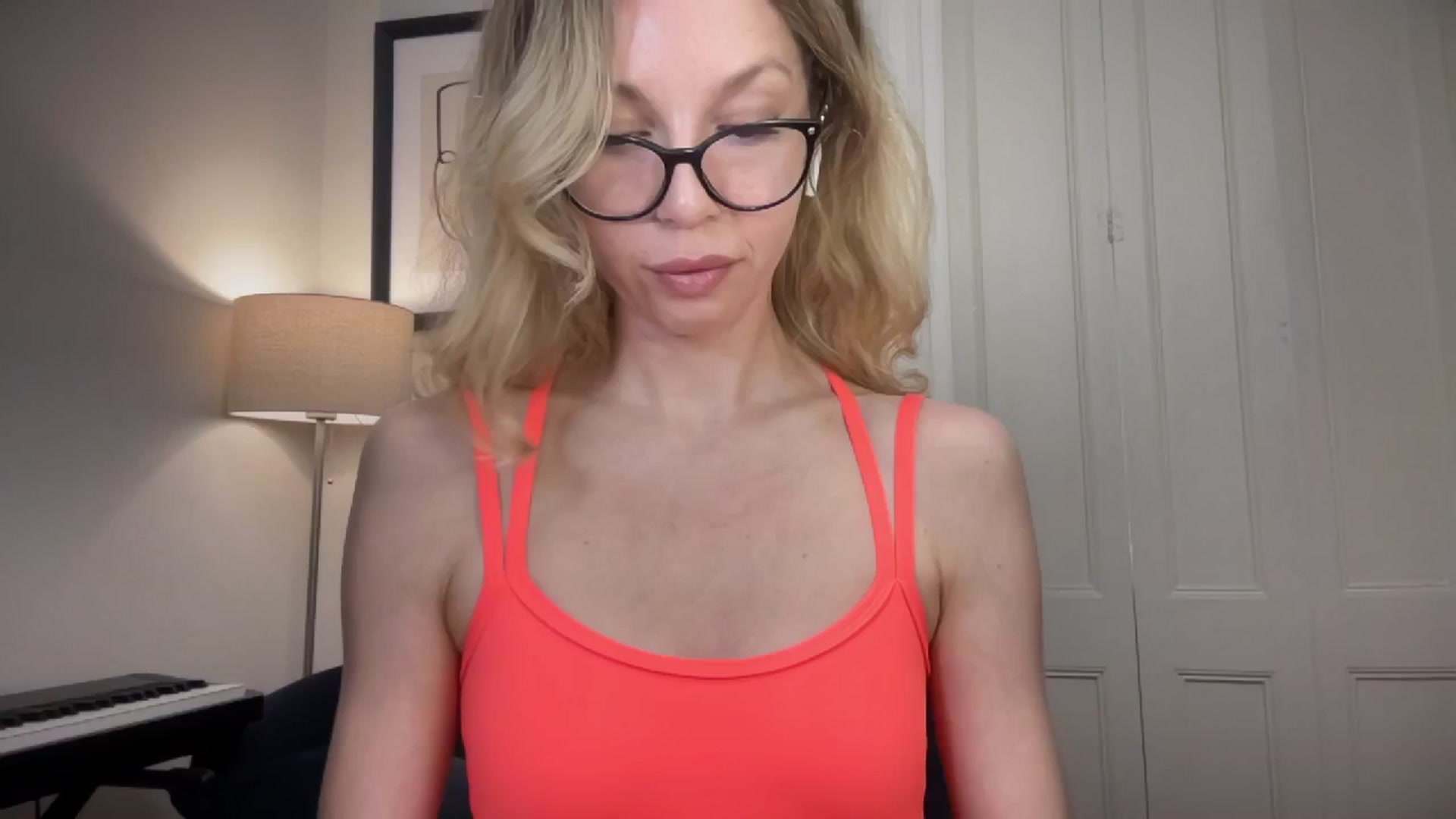 Gallery image thumbnail from Nansyfox1's myfreecams stream on, 05/13/2025, 13:19 image 2 of 20