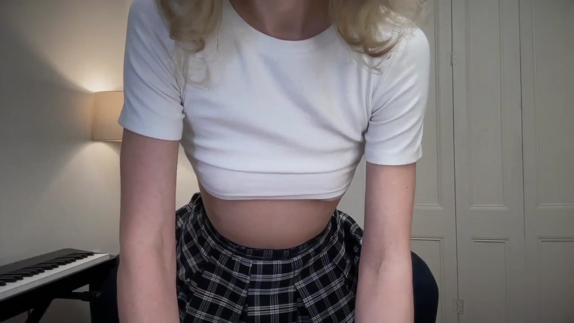 Gallery image thumbnail from Nansyfox1's myfreecams stream on, 05/18/2025, 18:30 image 7 of 20