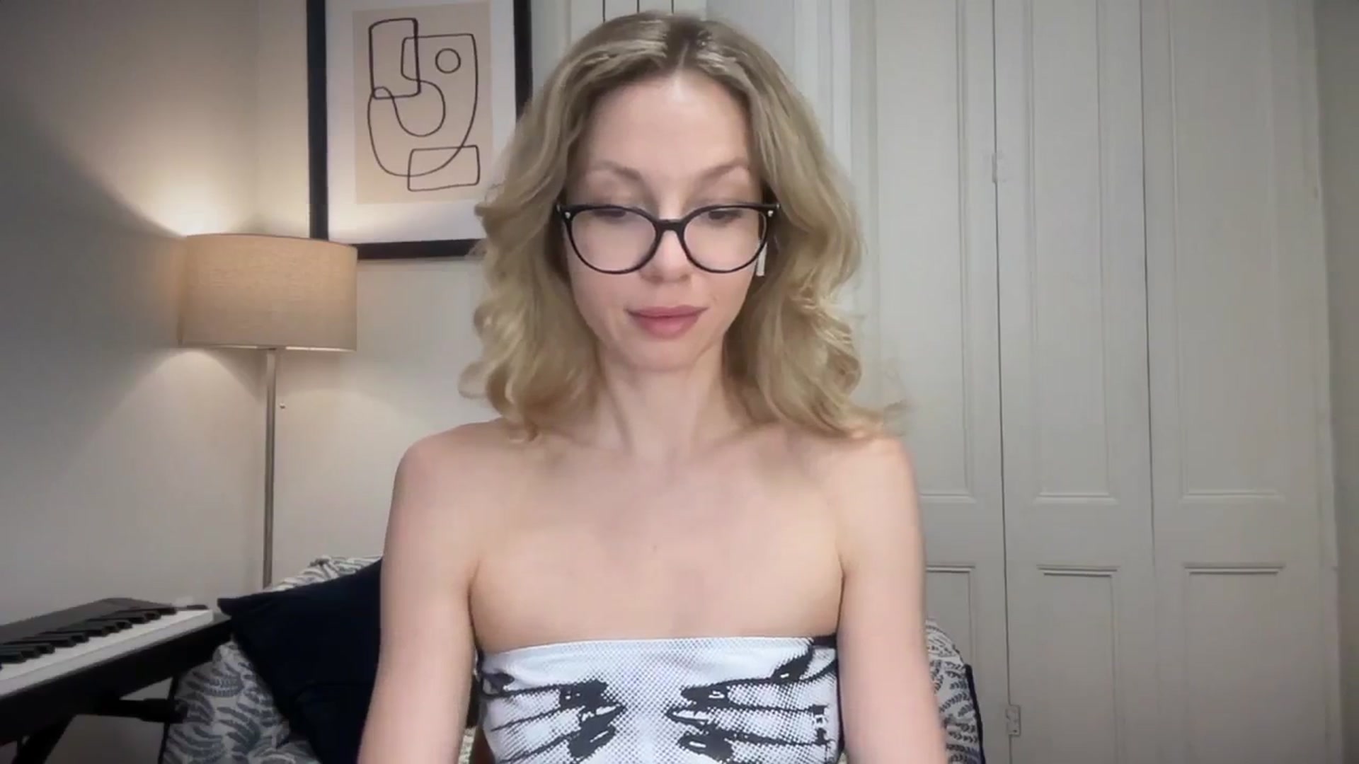 Gallery image thumbnail from Nansyfox1's myfreecams stream on, 05/19/2025, 18:15 image 13 of 20