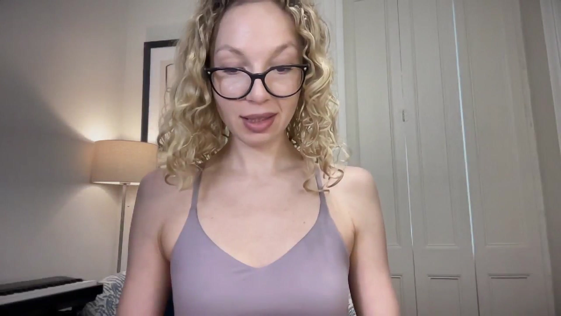 Gallery image thumbnail from Nansyfox1's myfreecams stream on, 06/03/2025, 12:46 image 3 of 20
