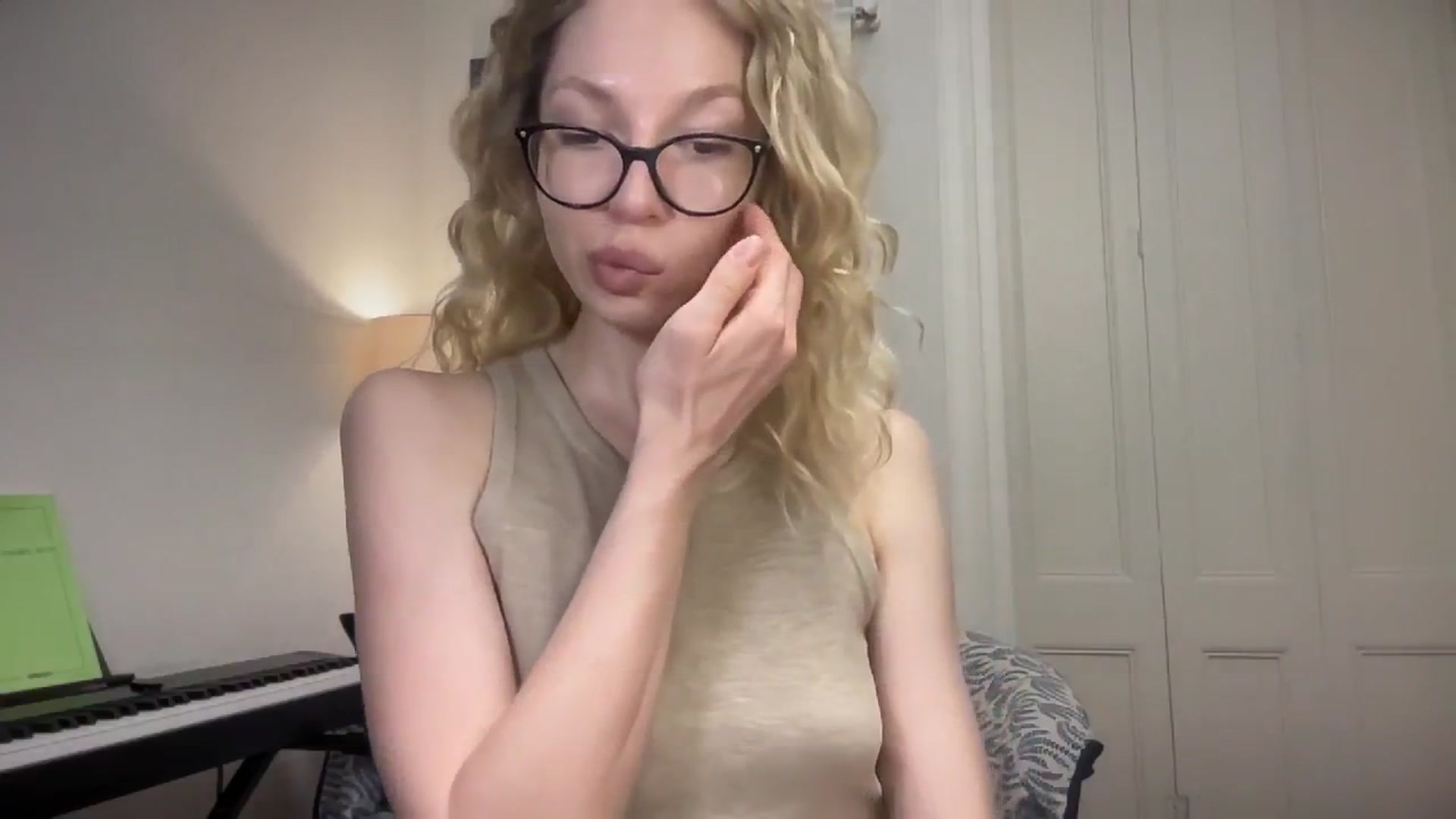 Gallery image thumbnail from Nansyfox1's myfreecams stream on, 06/11/2025, 15:48 image 12 of 20