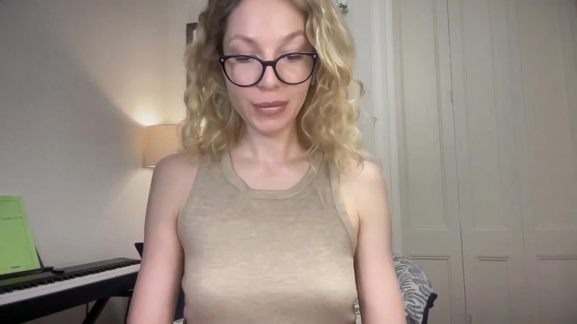 Gallery image thumbnail from Nansyfox1's myfreecams stream on, 06/11/2025, 15:48 image 10 of 20