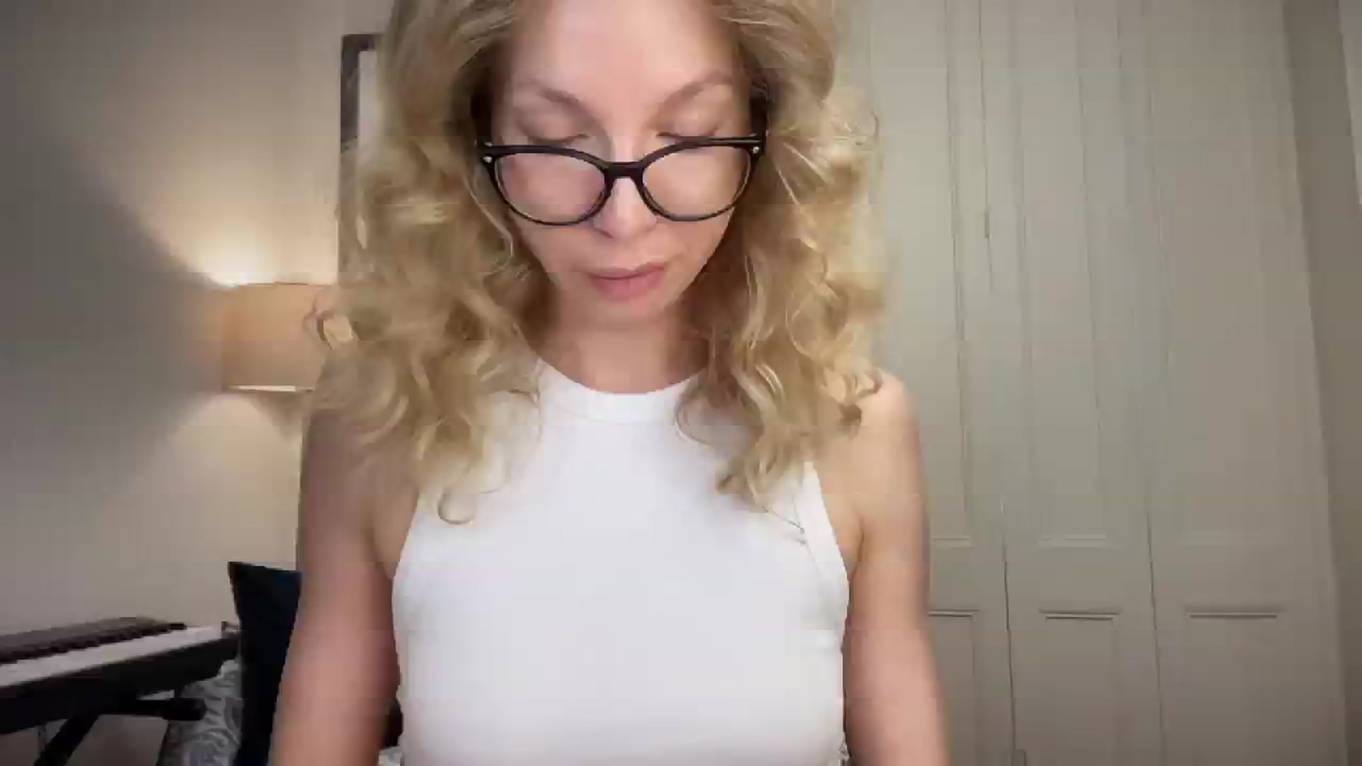 Gallery image thumbnail from Nansyfox1's myfreecams stream on, 06/19/2025, 14:15 image 20 of 20