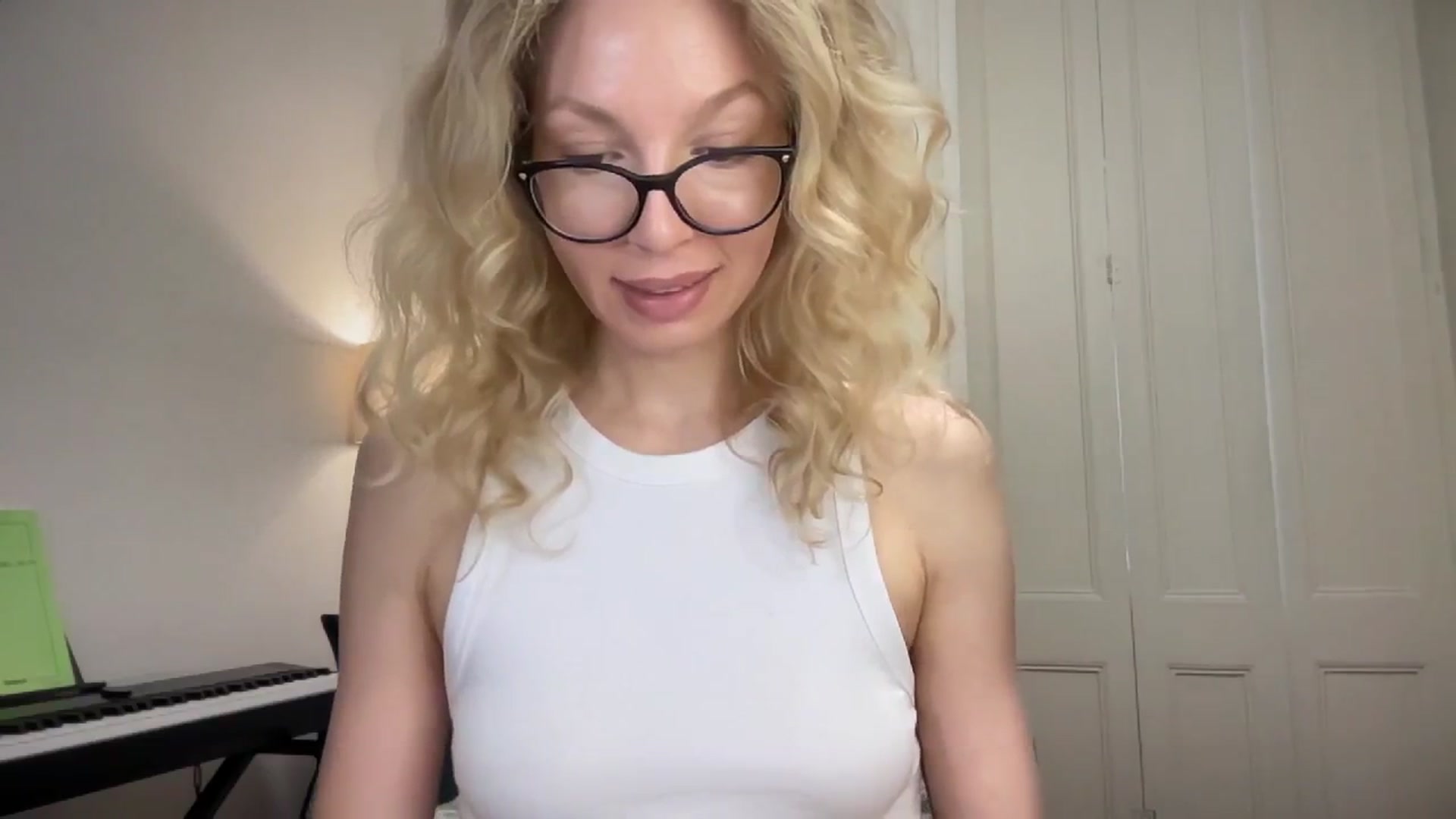 Gallery image thumbnail from Nansyfox1's myfreecams stream on, 06/26/2025, 09:28 image 20 of 20