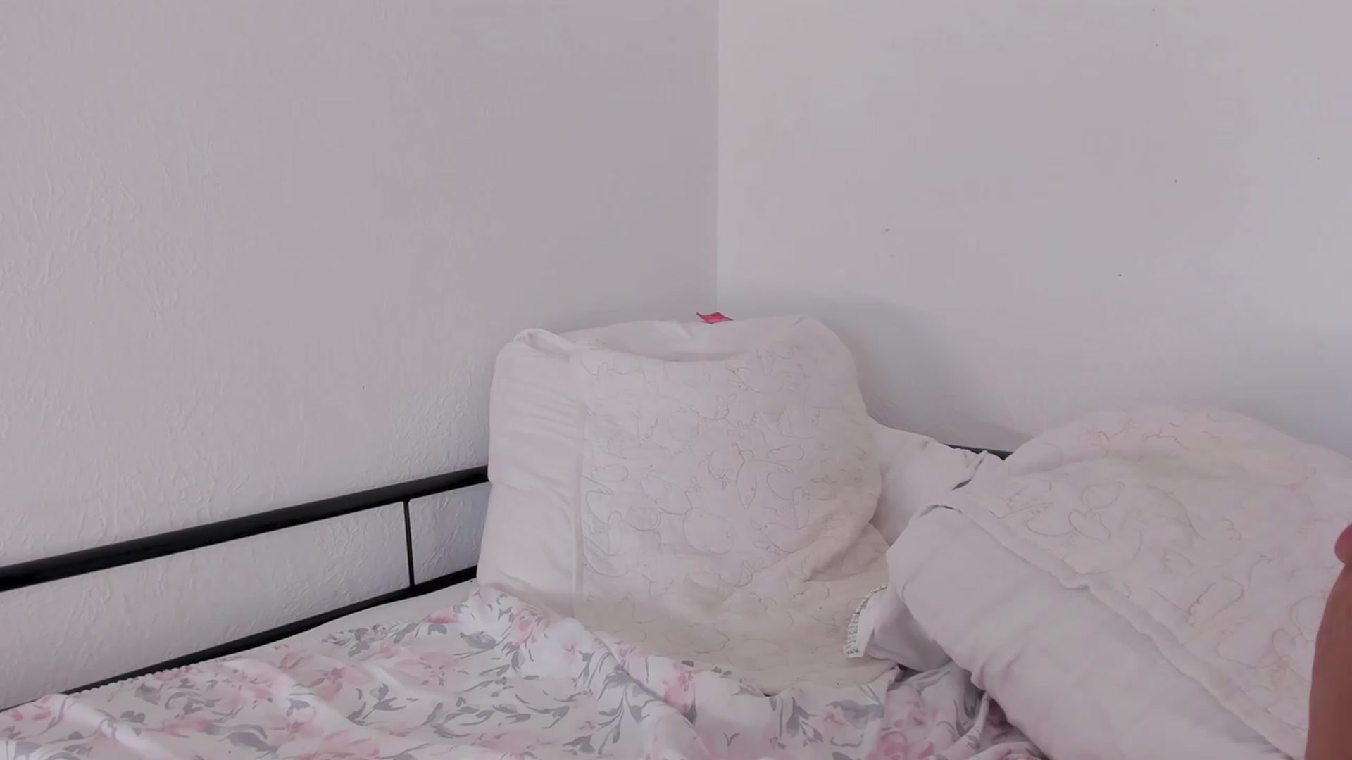 Gallery image thumbnail from NaomiDee's myfreecams stream on, 06/21/2023, 20:38 image 8 of 20