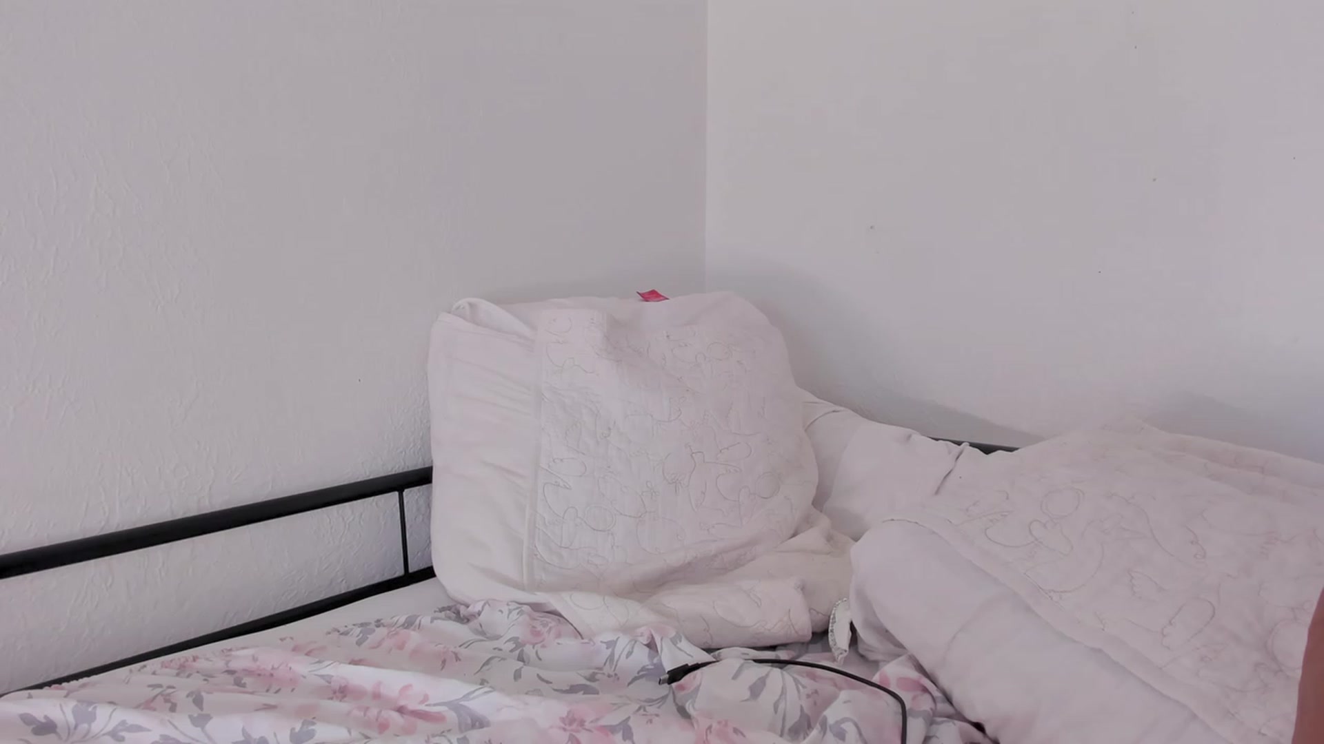 Gallery image thumbnail from NaomiDee's myfreecams stream on, 06/21/2023, 20:38 image 9 of 20