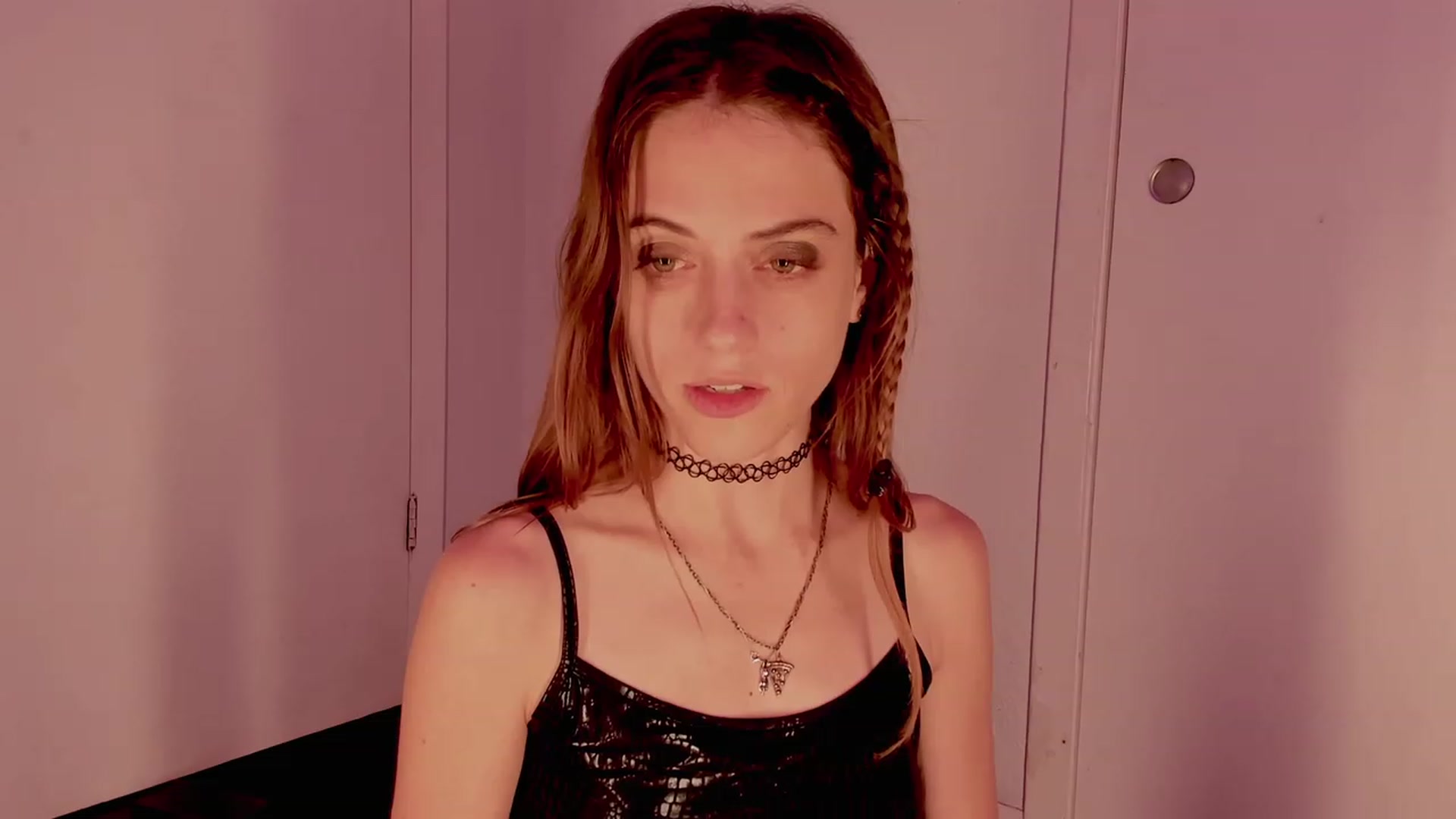 Gallery image thumbnail from NaomiDee's myfreecams stream on, 07/10/2023, 10:21 image 15 of 20