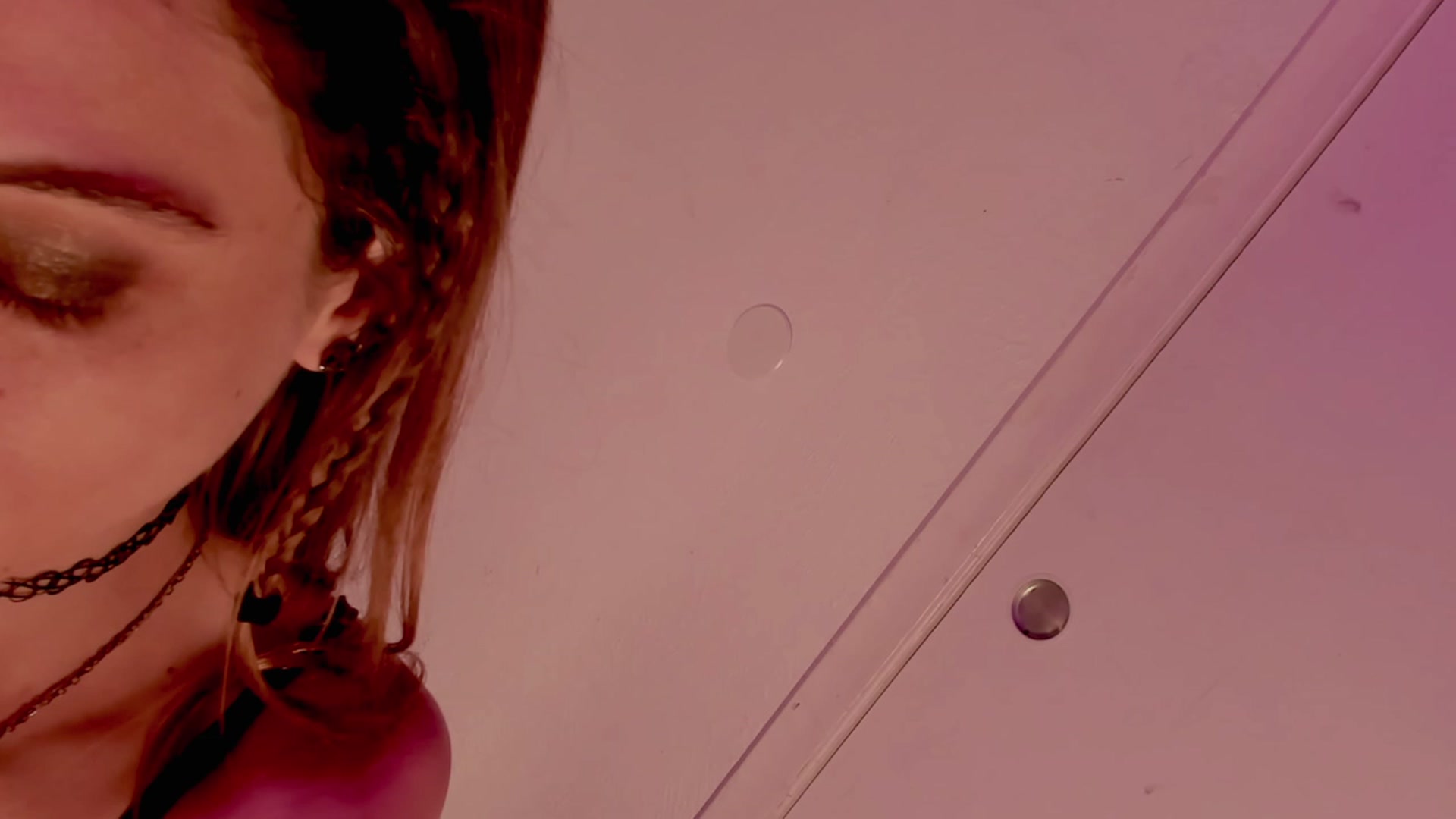 Gallery image thumbnail from NaomiDee's myfreecams stream on, 07/10/2023, 10:21 image 16 of 20
