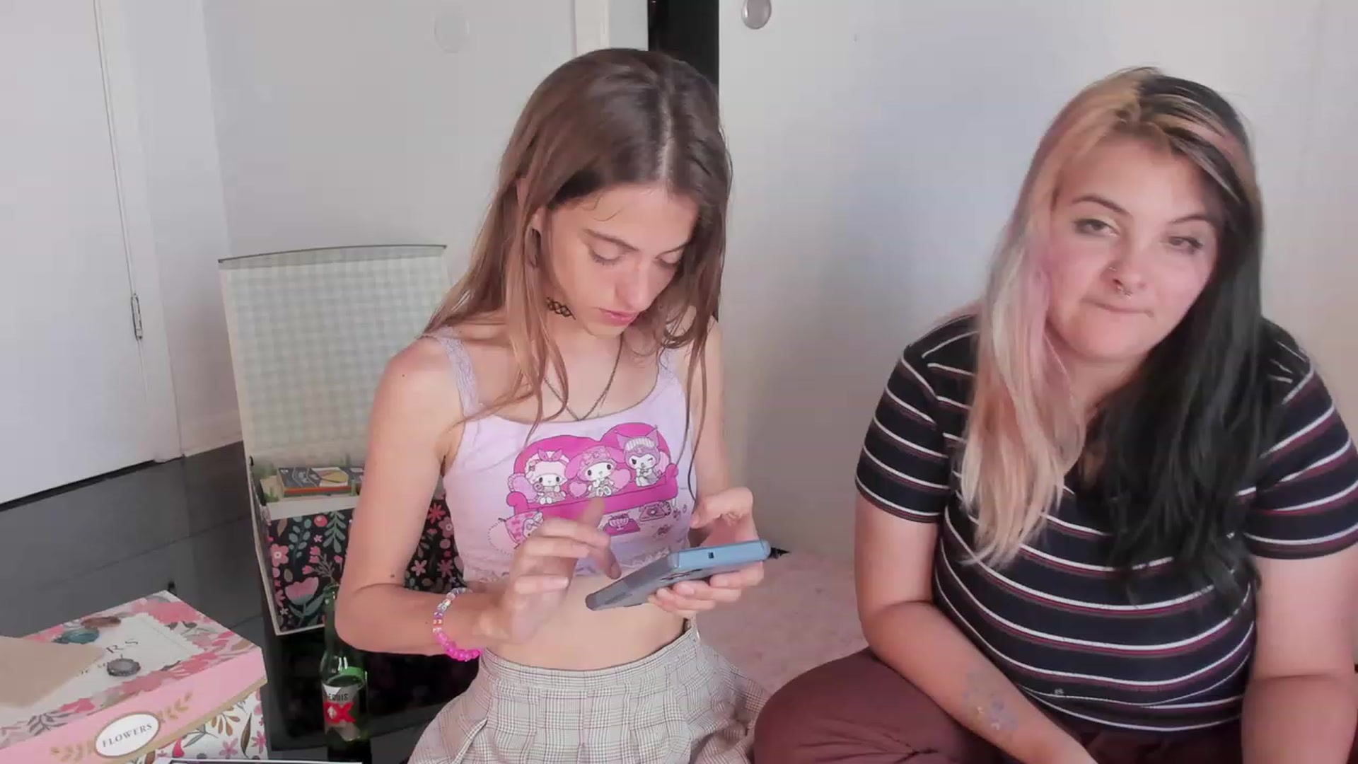 Gallery image thumbnail from NaomiDee's myfreecams stream on, 07/26/2023, 24:45 image 1 of 20