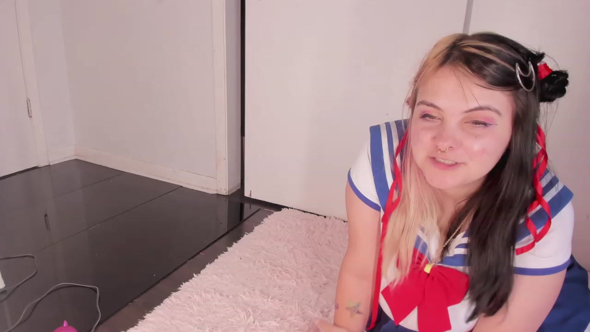 Gallery image thumbnail from NaomiDee's myfreecams stream on, 07/31/2023, 01:06 image 18 of 20