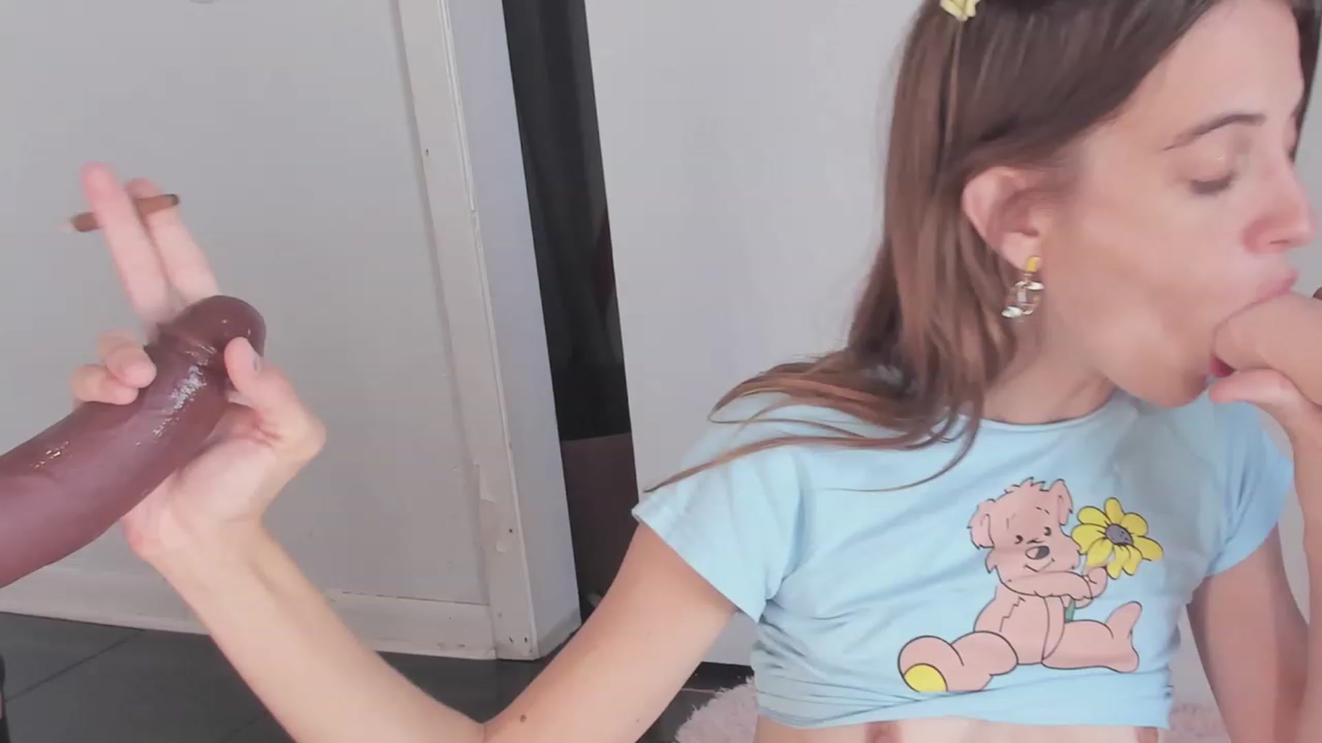 Gallery image thumbnail from NaomiDee's myfreecams stream on, 08/08/2023, 21:37 image 17 of 20