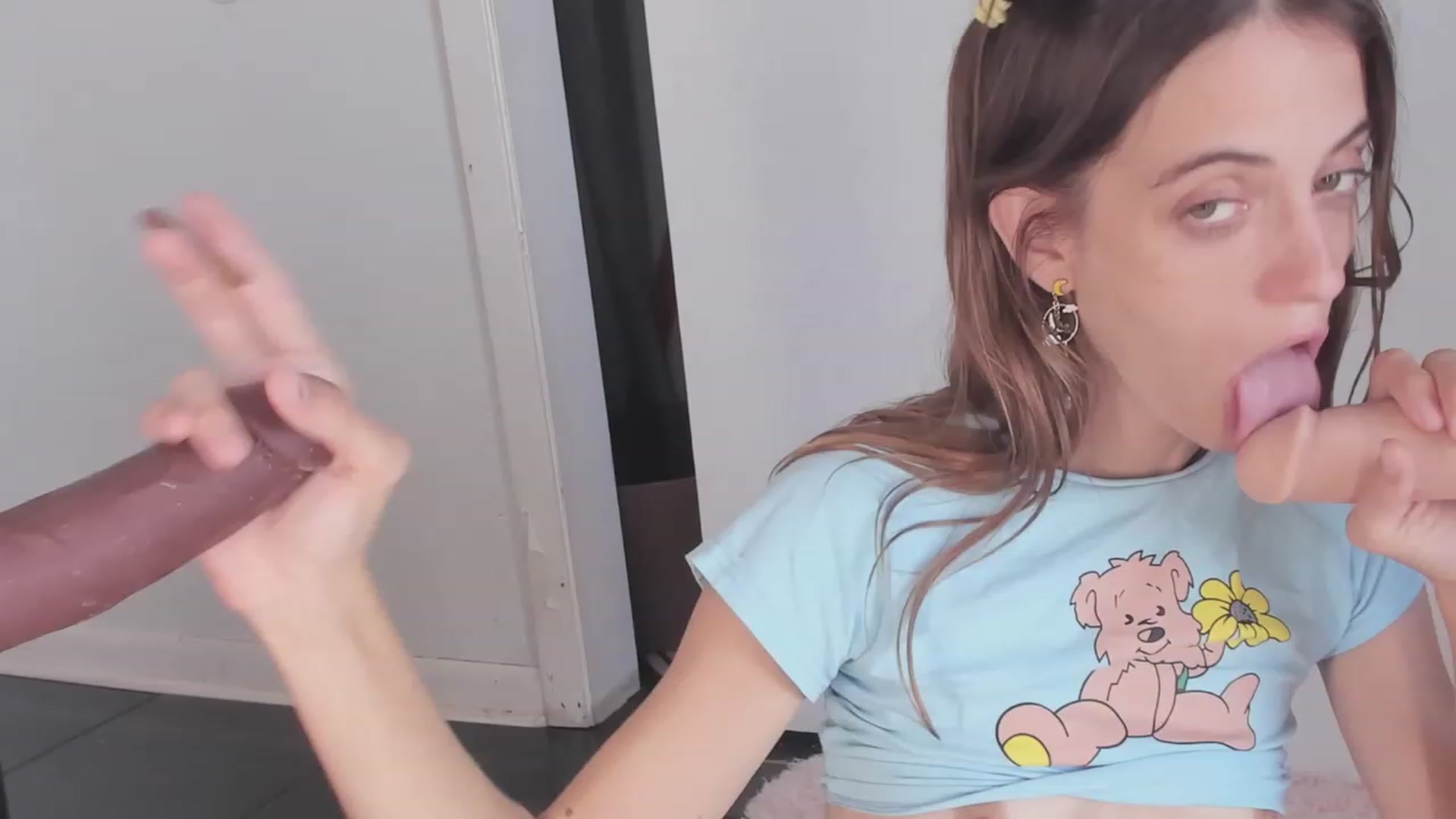 Gallery image thumbnail from NaomiDee's myfreecams stream on, 08/08/2023, 21:37 image 18 of 20