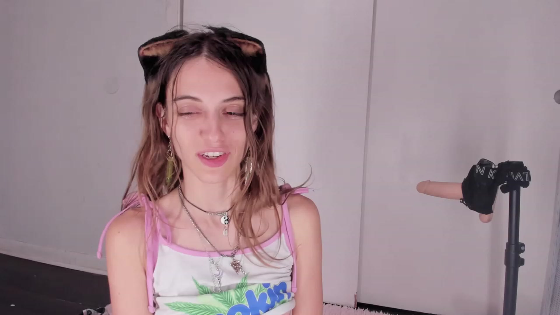 Gallery image thumbnail from NaomiDee's myfreecams stream on, 08/11/2023, 11:46 image 1 of 20