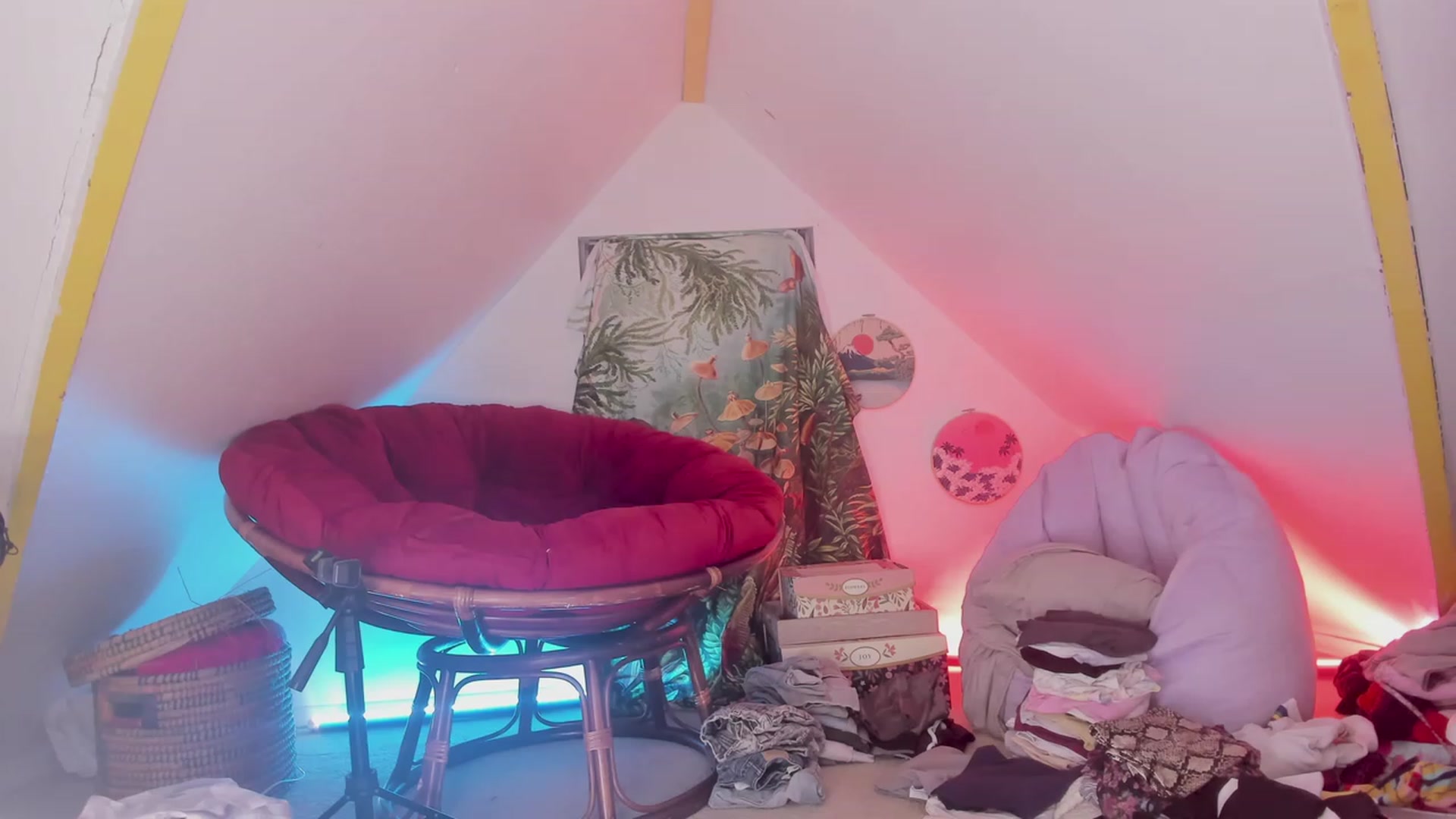 Gallery image thumbnail from NaomiDee's myfreecams stream on, 08/13/2023, 08:41 image 3 of 20