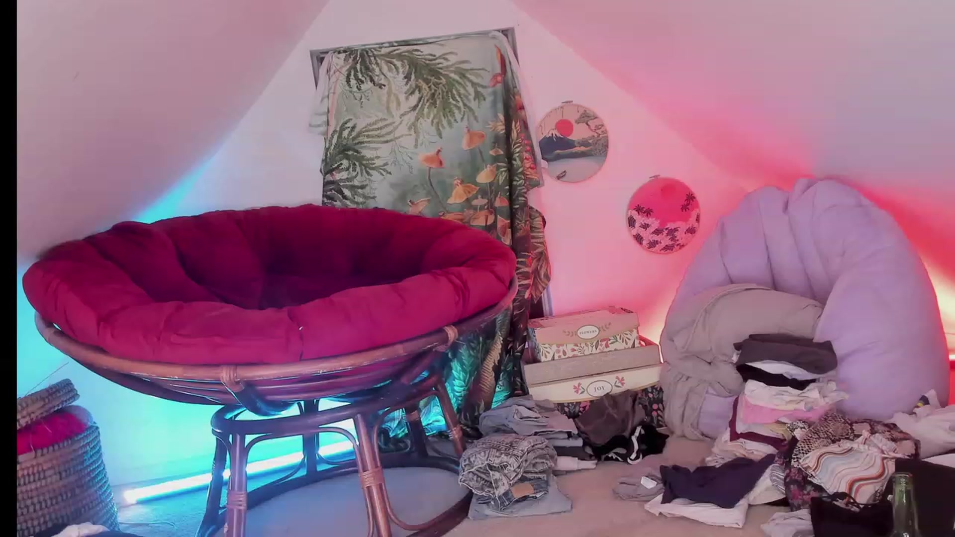 Gallery image thumbnail from NaomiDee's myfreecams stream on, 08/13/2023, 11:15 image 15 of 20