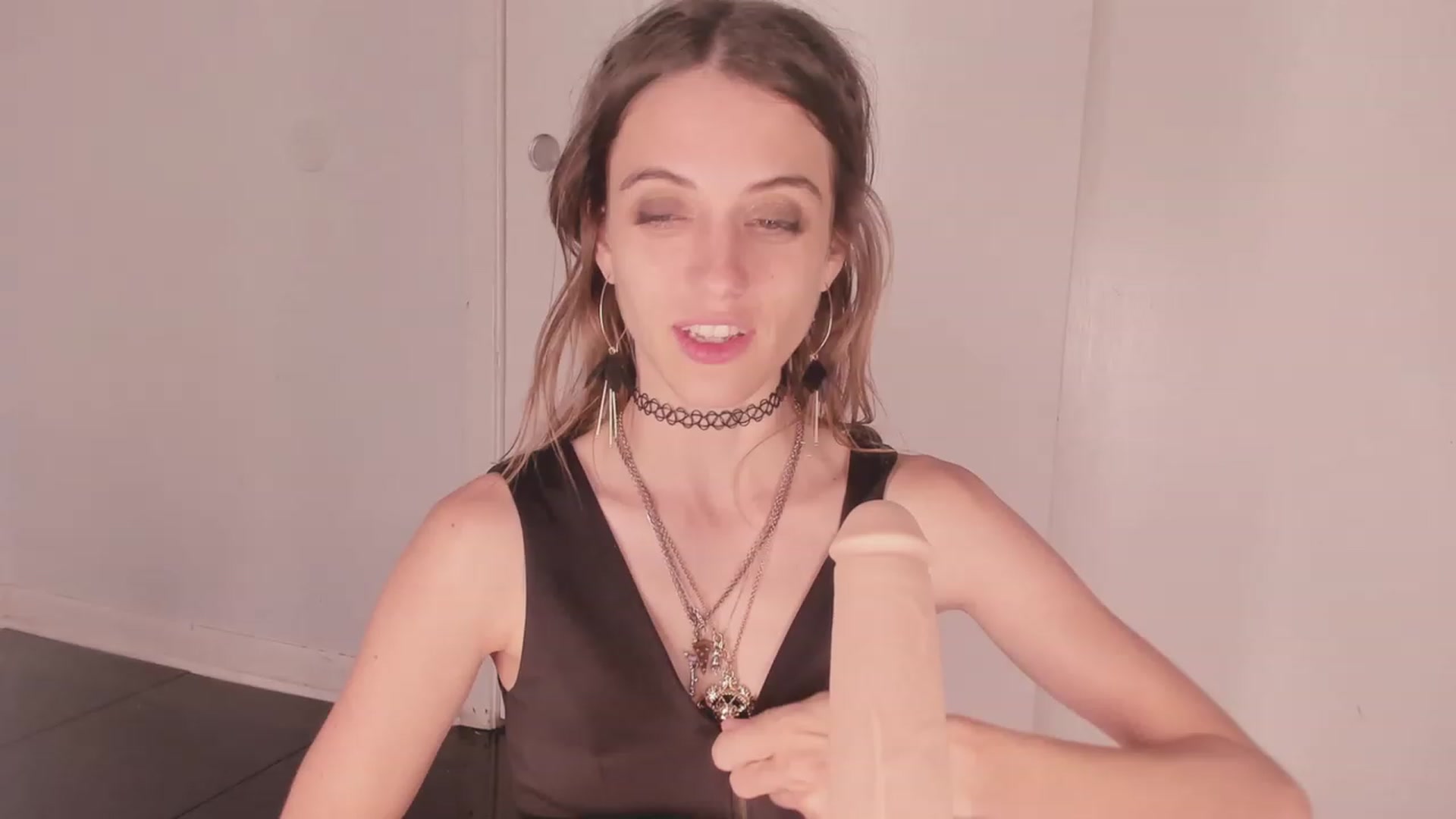 Gallery image thumbnail from NaomiDee's myfreecams stream on, 08/30/2023, 08:32 image 10 of 20