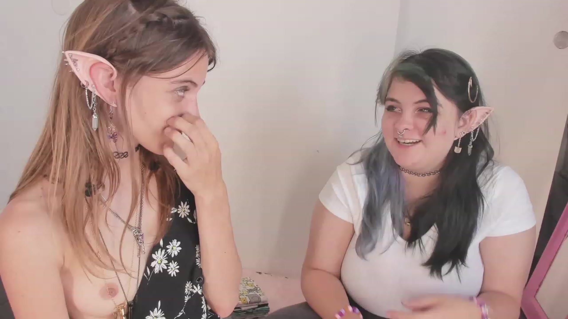 Gallery image thumbnail from NaomiDee's myfreecams stream on, 08/30/2023, 23:42 image 4 of 20