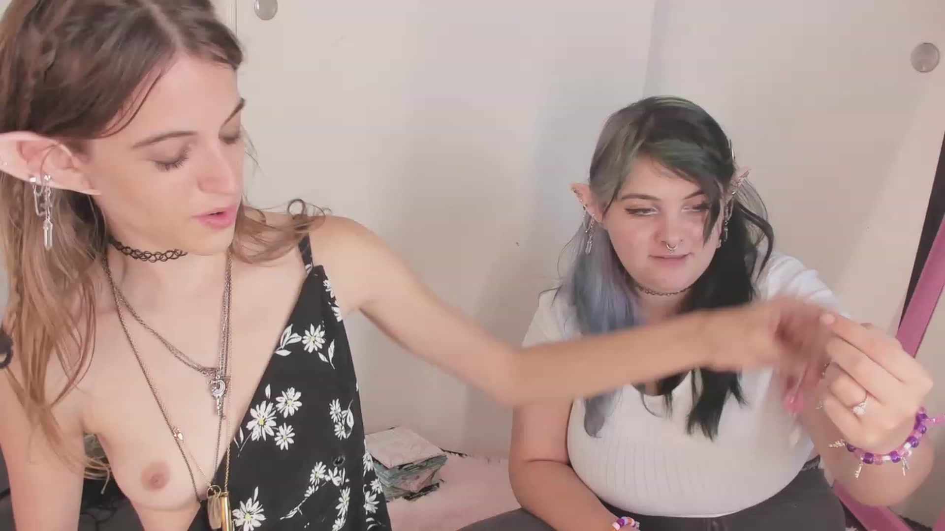 Gallery image thumbnail from NaomiDee's myfreecams stream on, 08/30/2023, 23:42 image 12 of 20