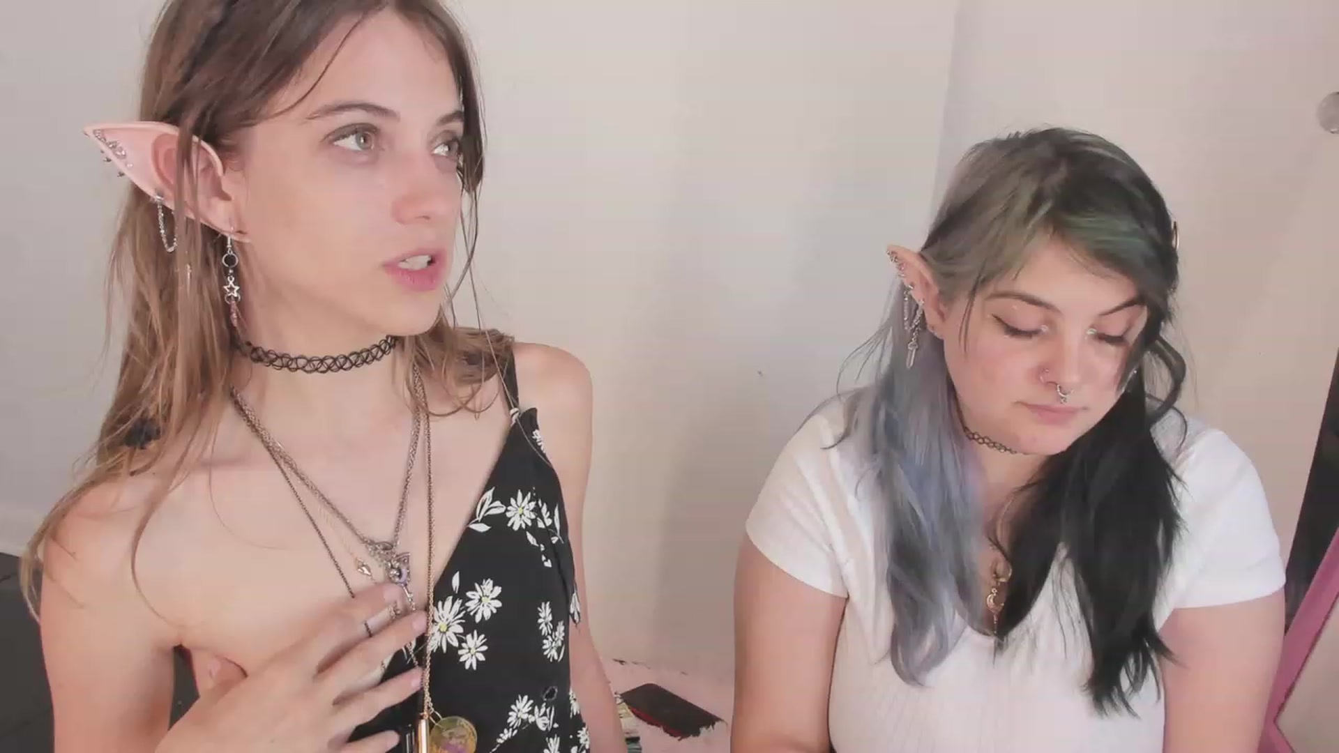 Gallery image thumbnail from NaomiDee's myfreecams stream on, 08/30/2023, 23:42 image 3 of 20