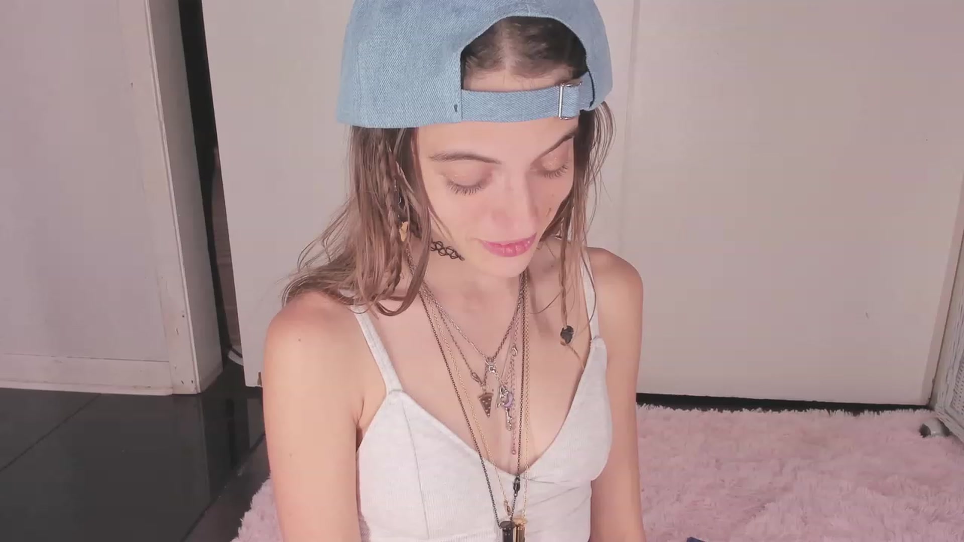 Gallery image thumbnail from NaomiDee's myfreecams stream on, 09/01/2023, 12:26 image 3 of 20