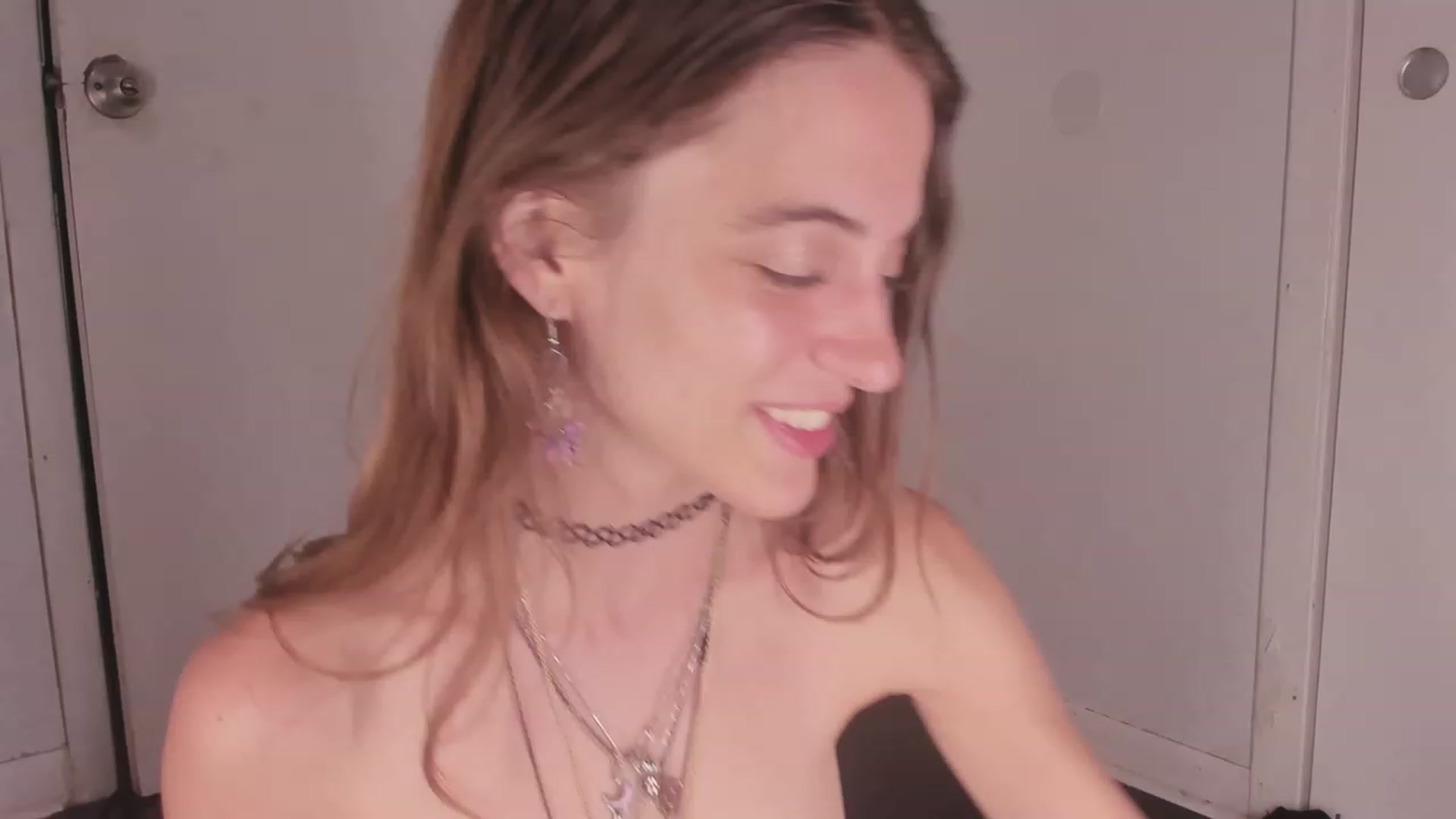 Gallery image thumbnail from NaomiDee's myfreecams stream on, 09/04/2023, 04:12 image 8 of 20