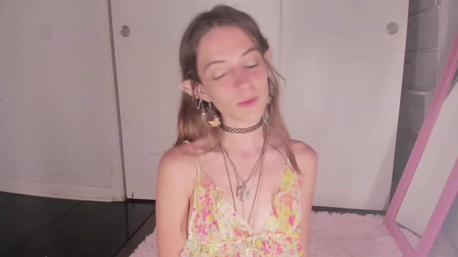Gallery image thumbnail from NaomiDee's myfreecams stream on, 09/05/2023, 04:03 image 3 of 20
