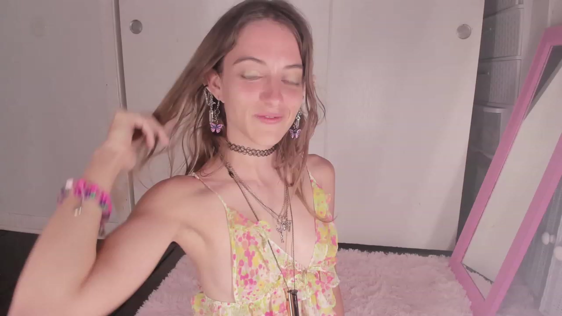 Gallery image thumbnail from NaomiDee's myfreecams stream on, 09/05/2023, 04:03 image 7 of 20