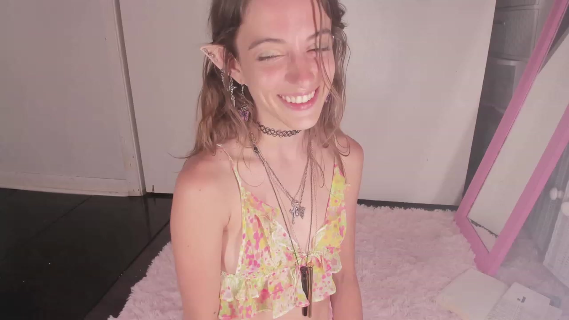 Gallery image thumbnail from NaomiDee's myfreecams stream on, 09/05/2023, 04:03 image 6 of 20