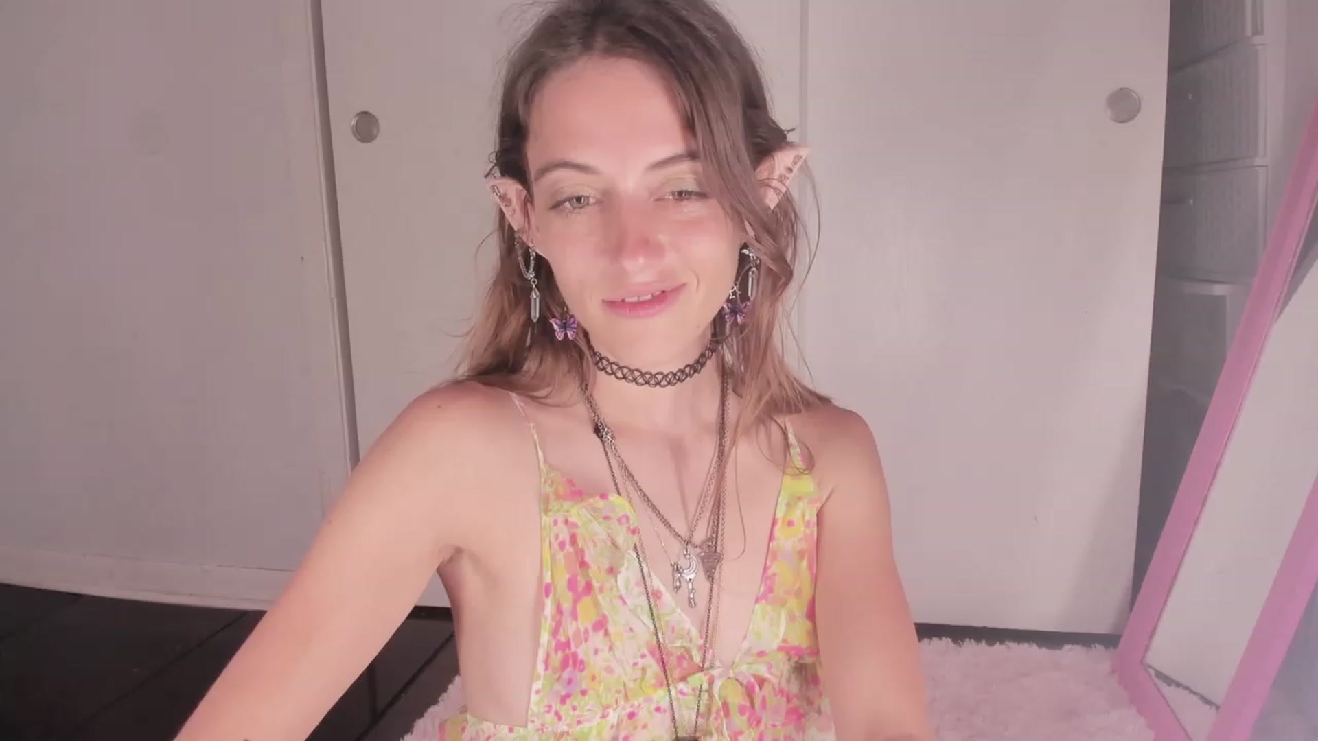 Gallery image thumbnail from NaomiDee's myfreecams stream on, 09/05/2023, 04:03 image 11 of 20