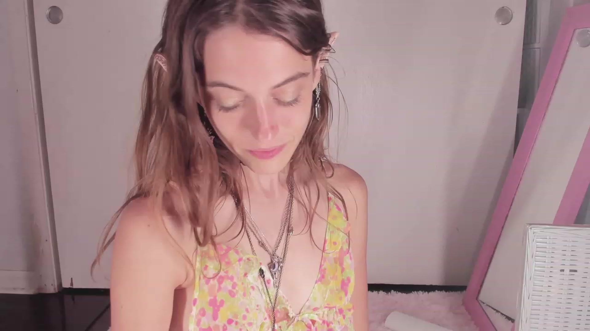 Gallery image thumbnail from NaomiDee's myfreecams stream on, 09/05/2023, 07:38 image 19 of 20