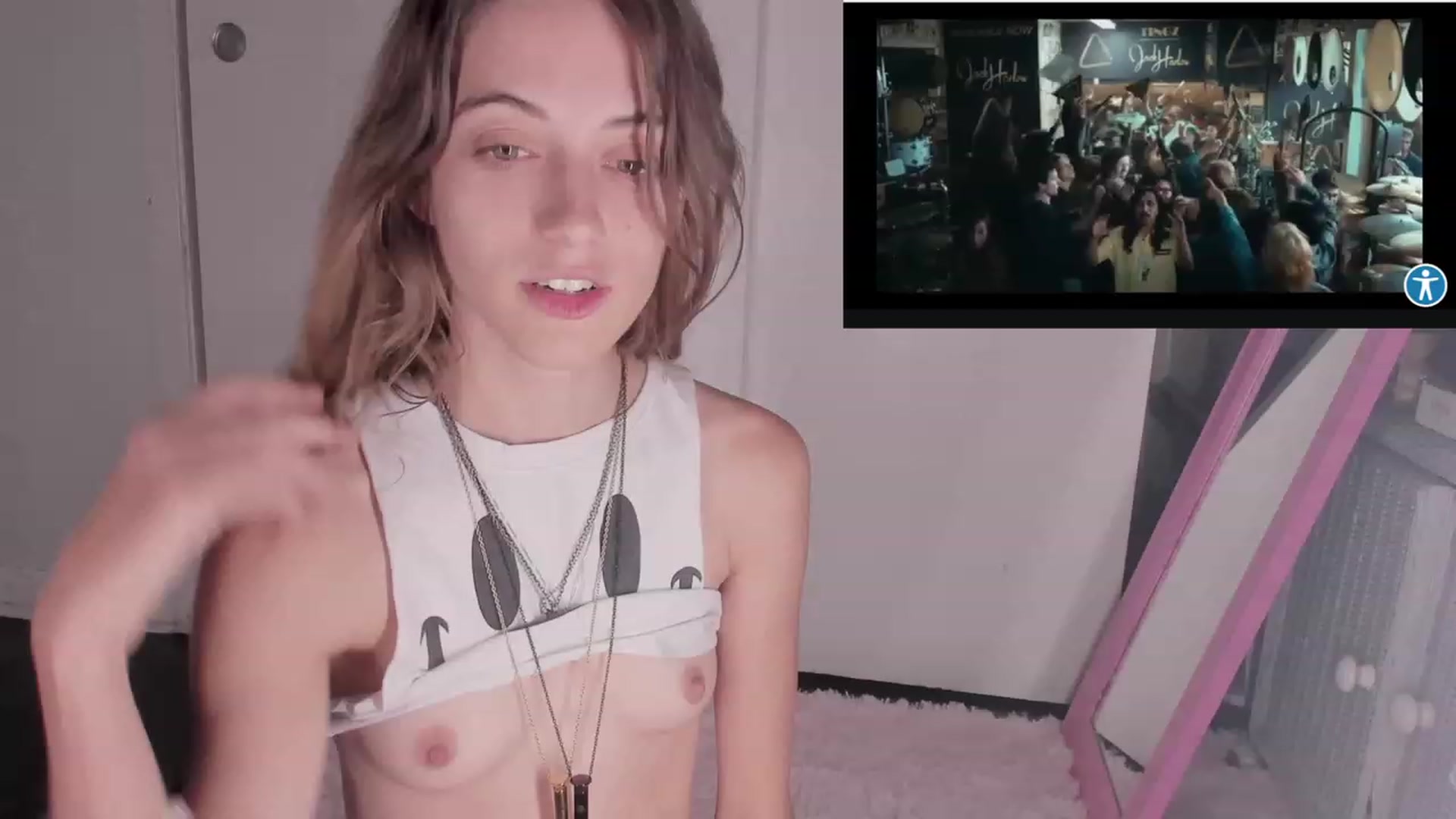 Gallery image thumbnail from NaomiDee's myfreecams stream on, 09/13/2023, 02:33 image 14 of 20