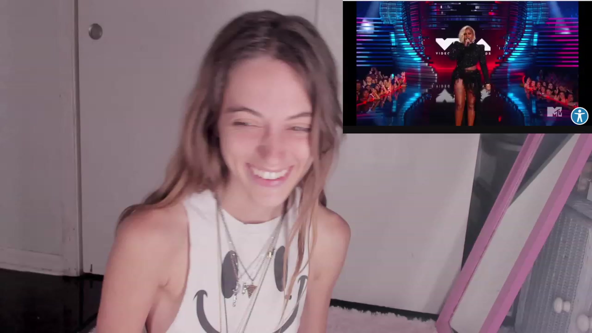 Gallery image thumbnail from NaomiDee's myfreecams stream on, 09/13/2023, 02:33 image 3 of 20