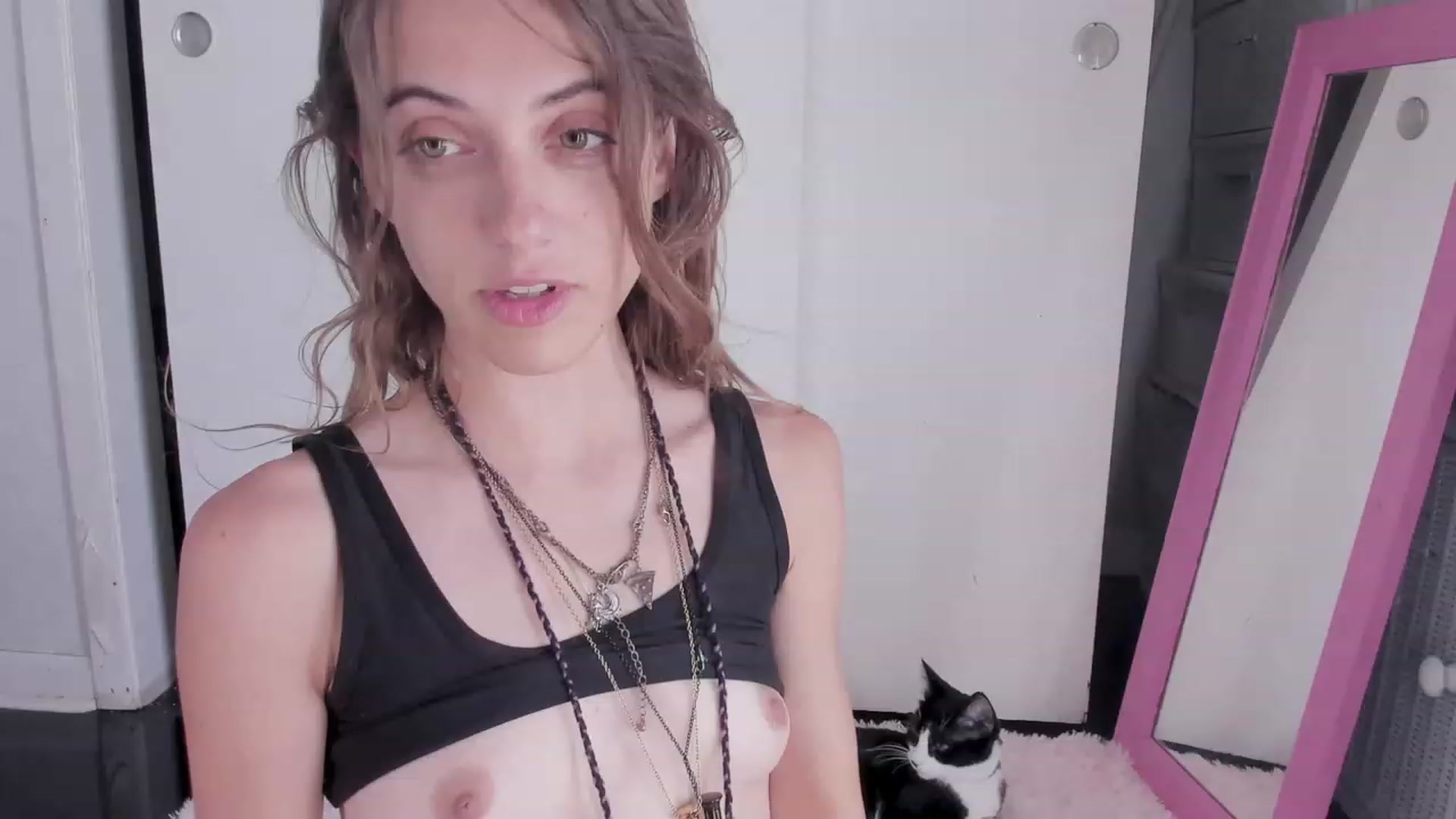 Gallery image thumbnail from NaomiDee's myfreecams stream on, 09/22/2023, 18:04 image 20 of 20