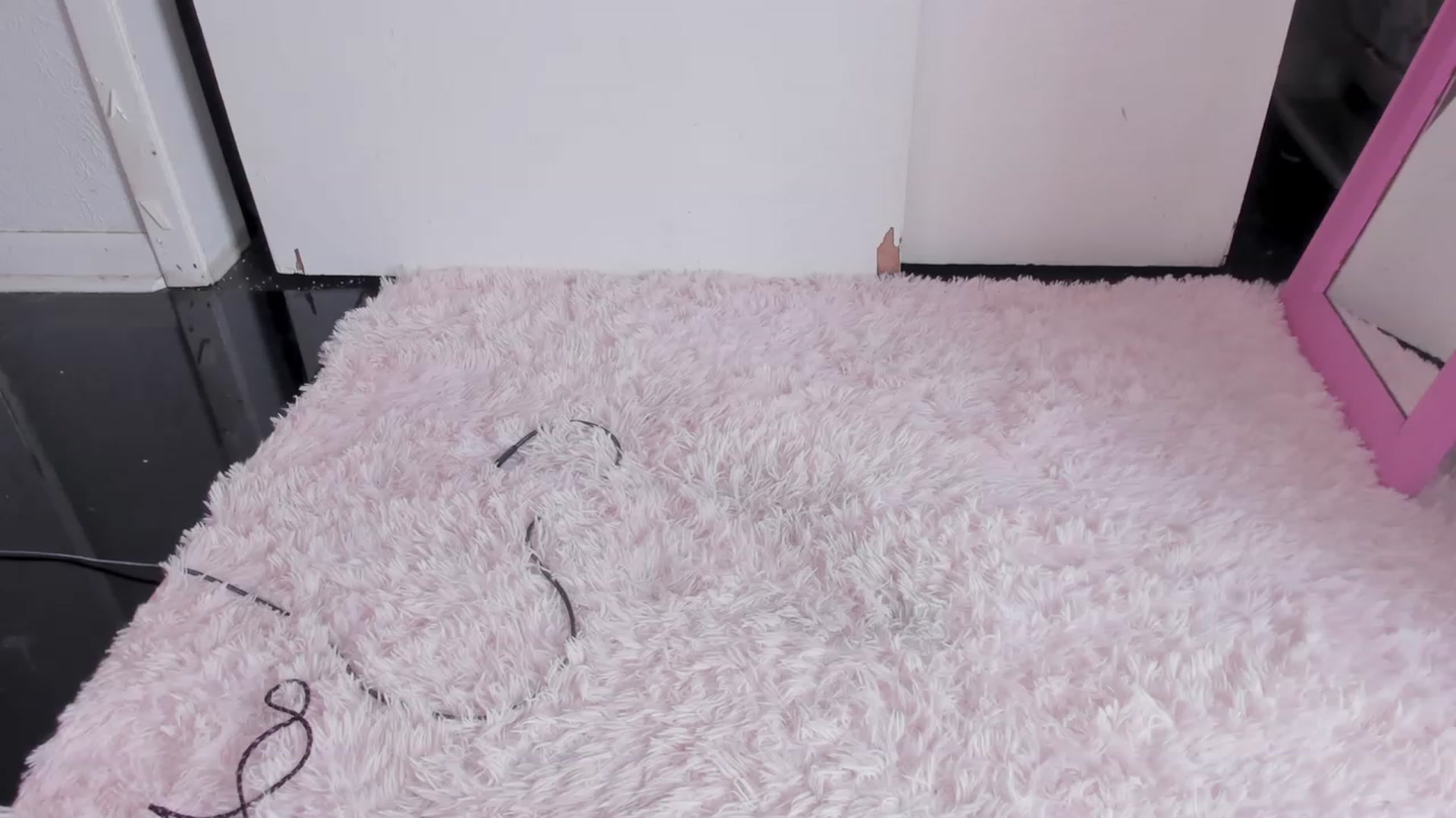 Gallery image thumbnail from NaomiDee's myfreecams stream on, 09/22/2023, 18:04 image 10 of 20