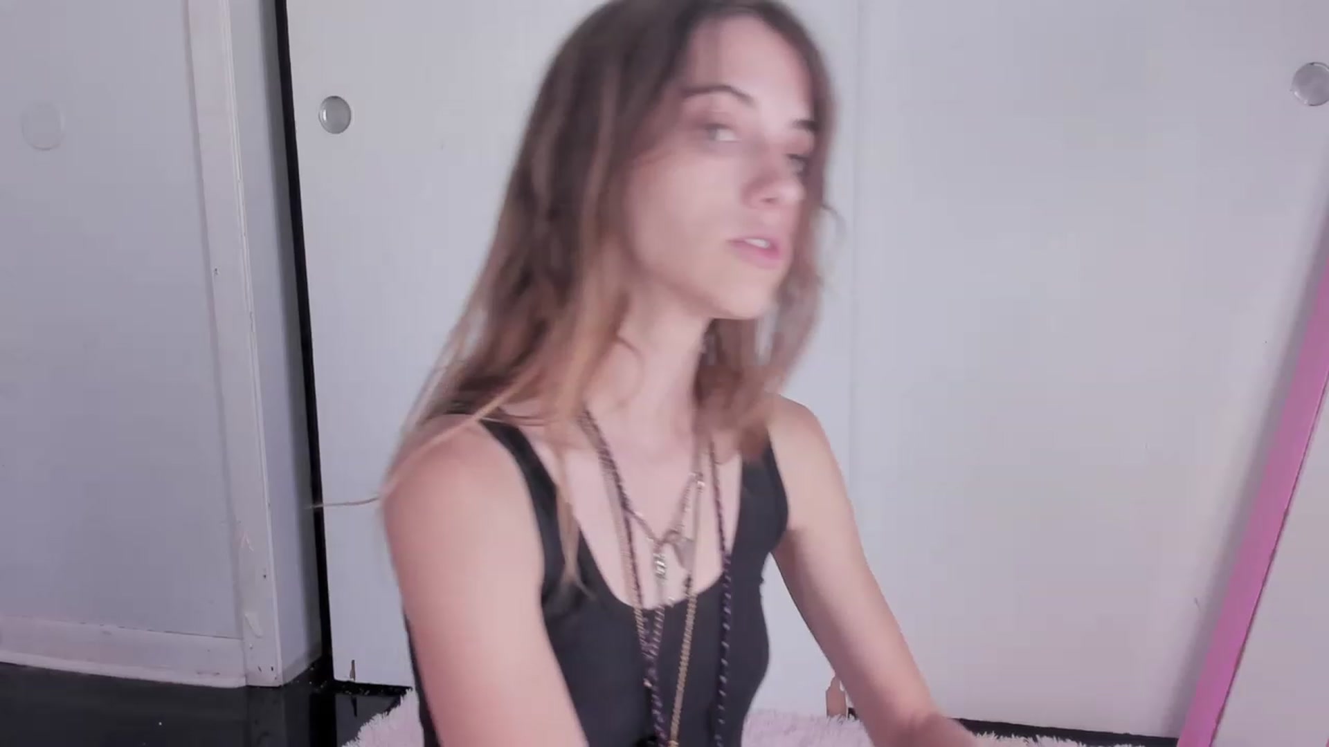 Gallery image thumbnail from NaomiDee's myfreecams stream on, 09/22/2023, 19:15 image 17 of 20