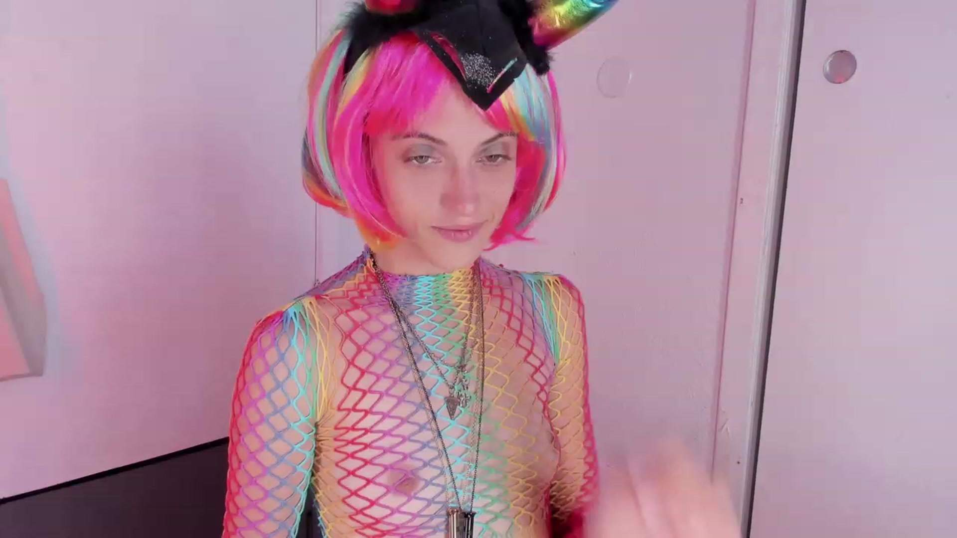 Gallery image thumbnail from NaomiDee's myfreecams stream on, 10/04/2023, 22:30 image 11 of 20
