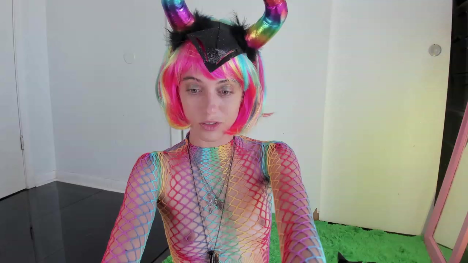Gallery image thumbnail from NaomiDee's myfreecams stream on, 10/04/2023, 22:30 image 1 of 20