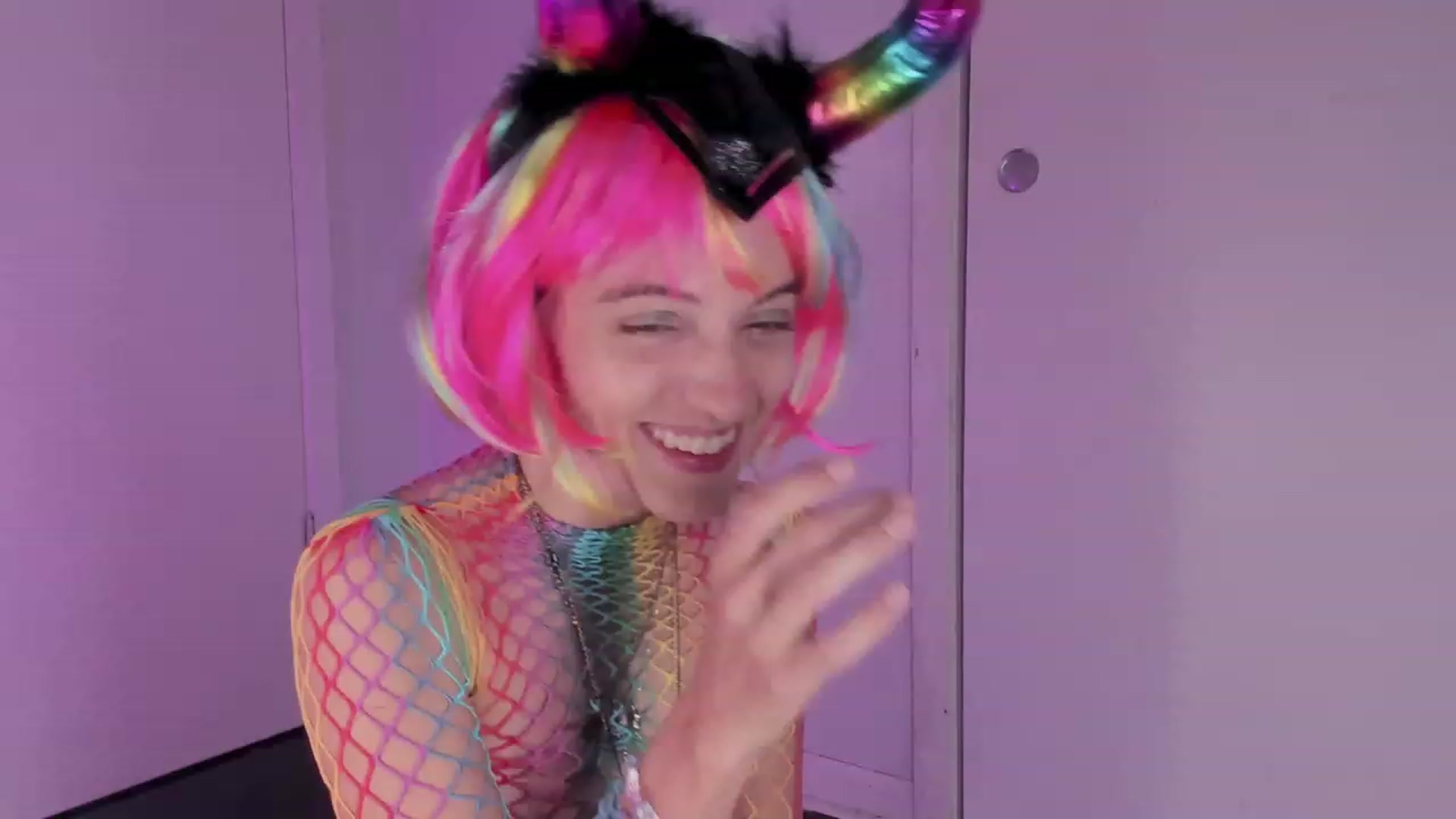 Gallery image thumbnail from NaomiDee's myfreecams stream on, 10/04/2023, 23:59 image 17 of 20