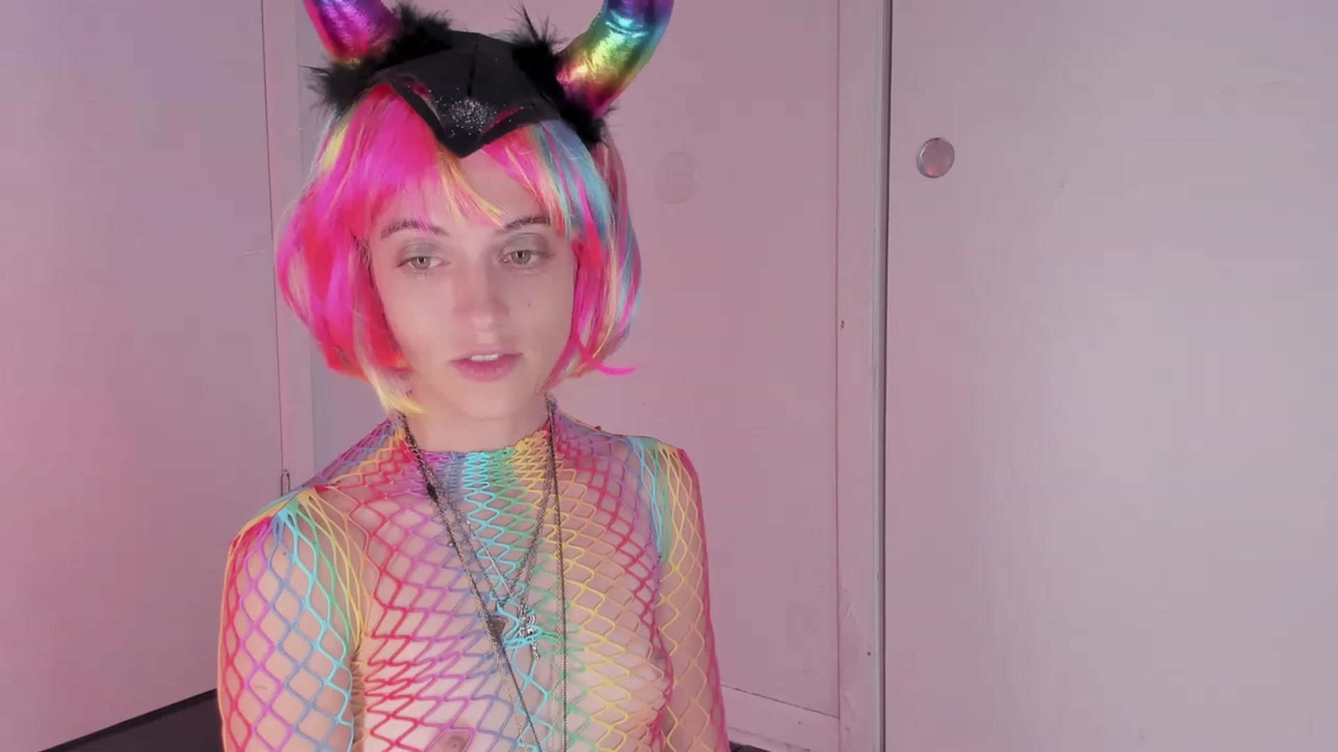 Gallery image thumbnail from NaomiDee's myfreecams stream on, 10/04/2023, 23:59 image 16 of 20