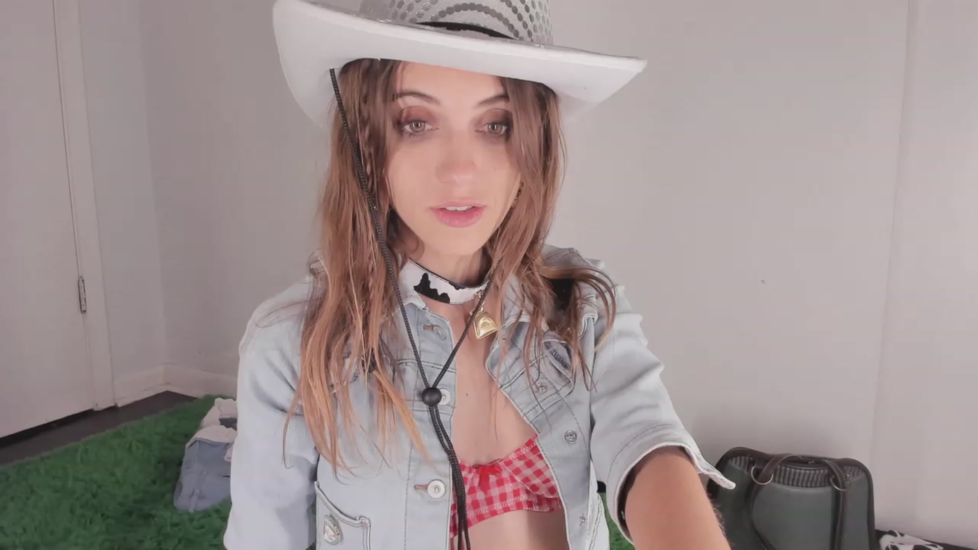Gallery image thumbnail from NaomiDee's myfreecams stream on, 10/22/2023, 12:11 image 19 of 20