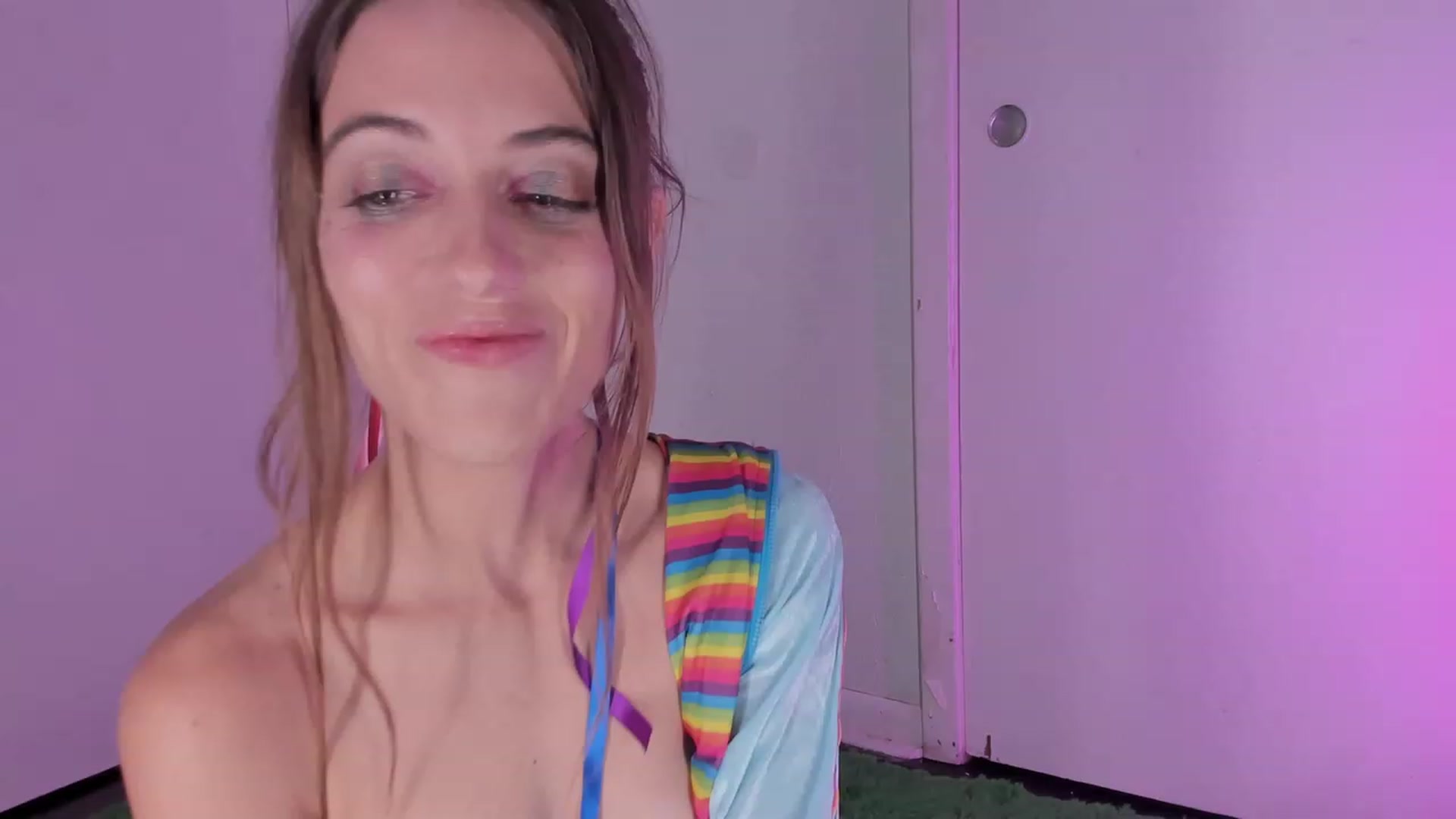 Gallery image thumbnail from NaomiDee's myfreecams stream on, 10/30/2023, 24:25 image 11 of 20