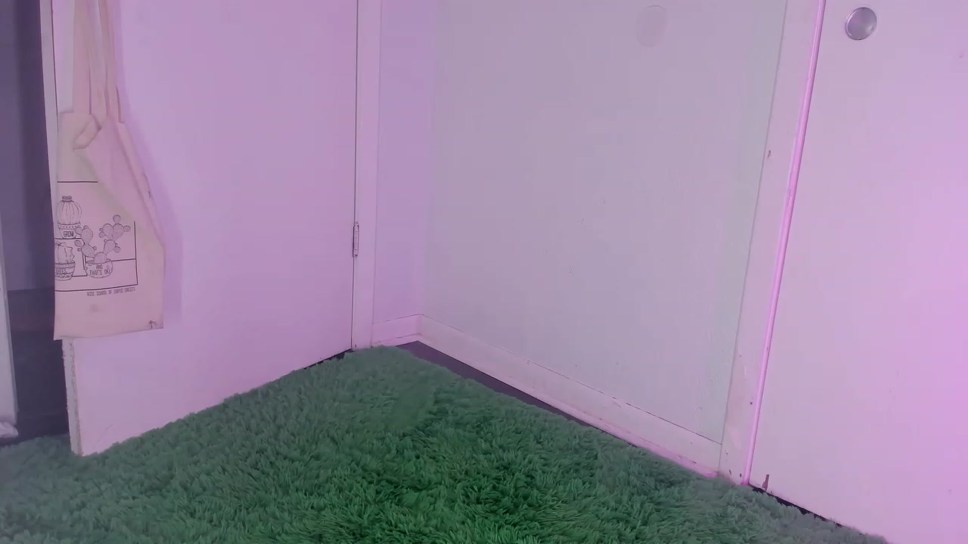 Gallery image thumbnail from NaomiDee's myfreecams stream on, 10/30/2023, 06:00 image 12 of 20