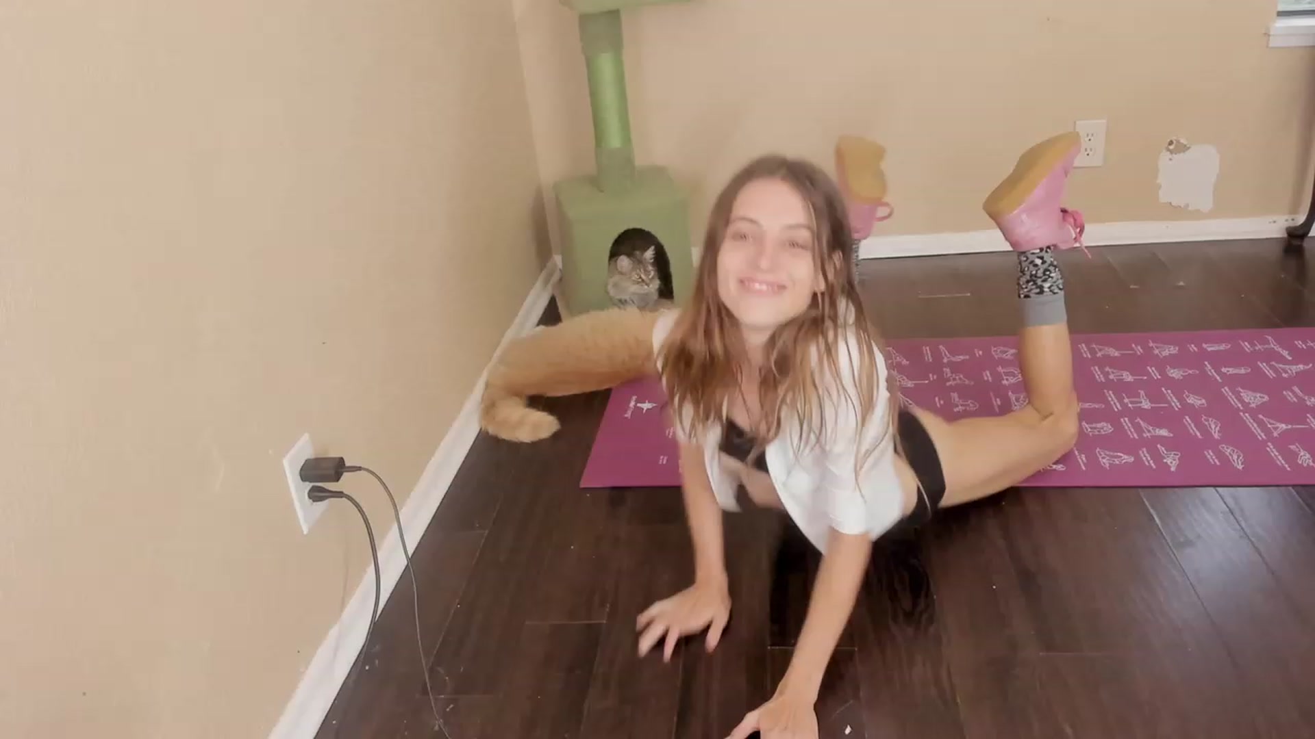 Gallery image thumbnail from NaomiDee's myfreecams stream on, 11/11/2023, 24:10 image 5 of 20