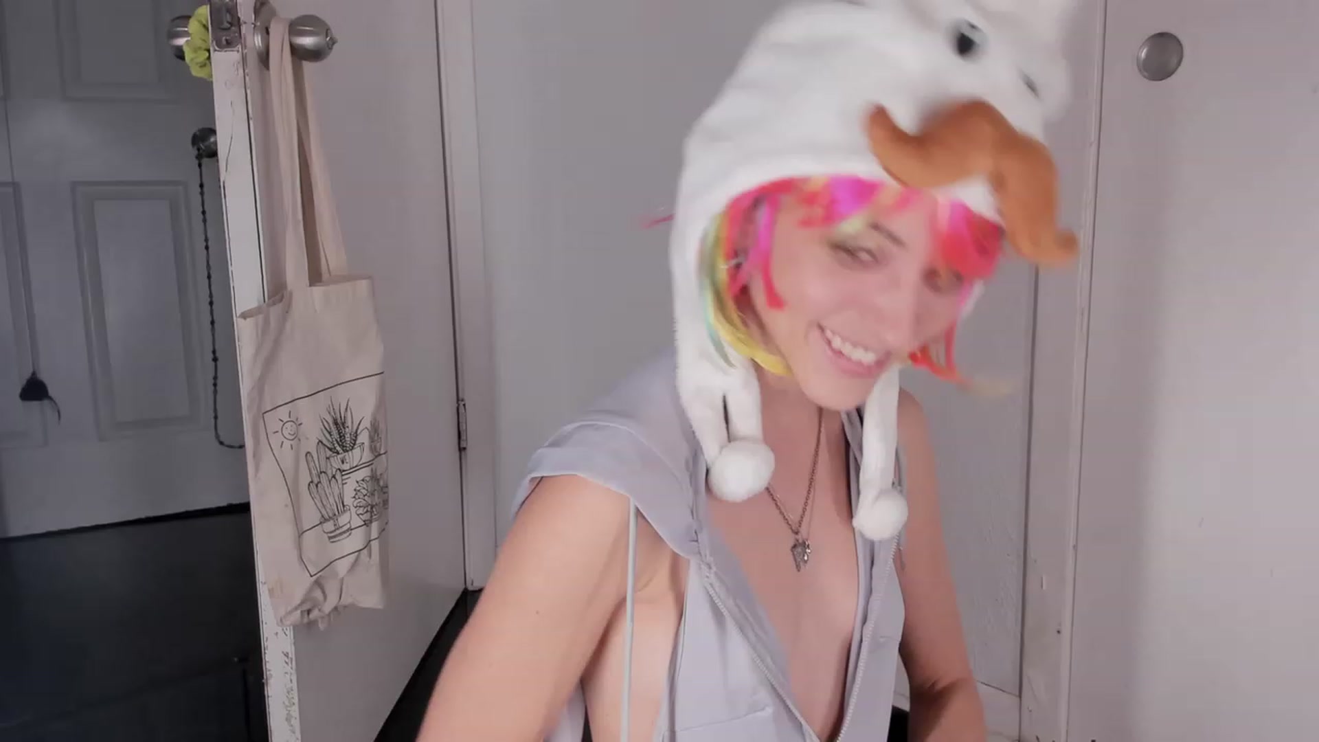 Gallery image thumbnail from NaomiDee's myfreecams stream on, 12/01/2023, 10:43 image 5 of 20