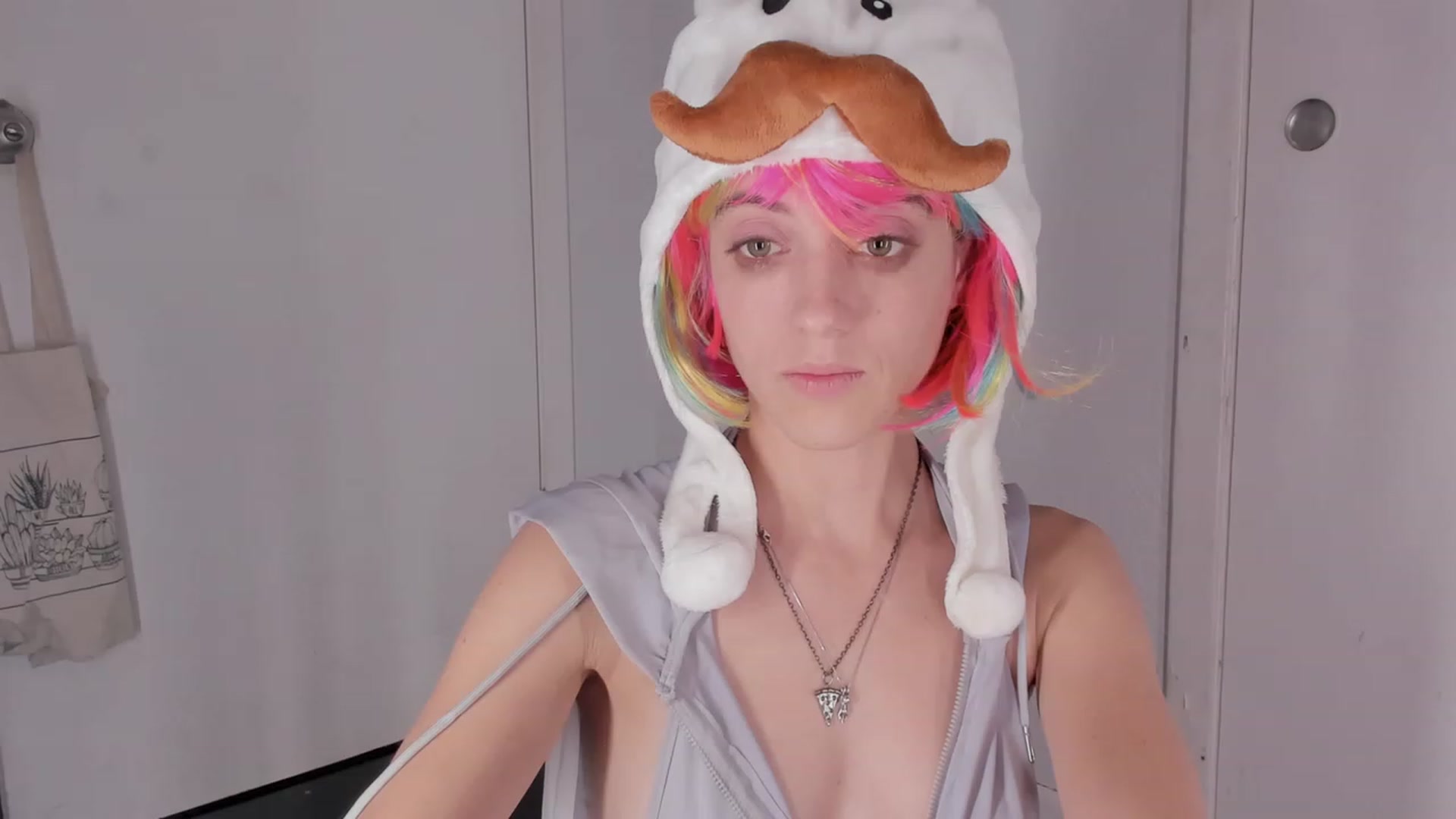 Gallery image thumbnail from NaomiDee's myfreecams stream on, 12/01/2023, 10:43 image 6 of 20