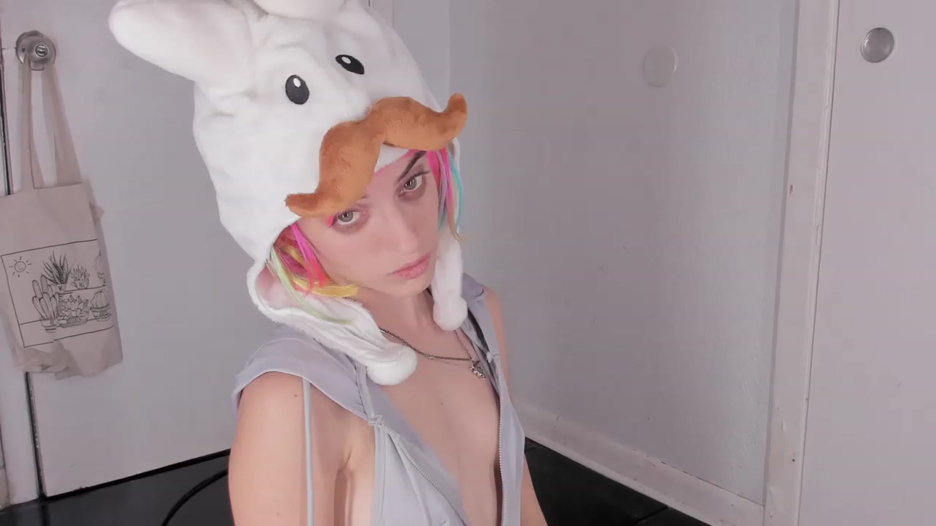 Gallery image thumbnail from NaomiDee's myfreecams stream on, 12/01/2023, 10:43 image 12 of 20