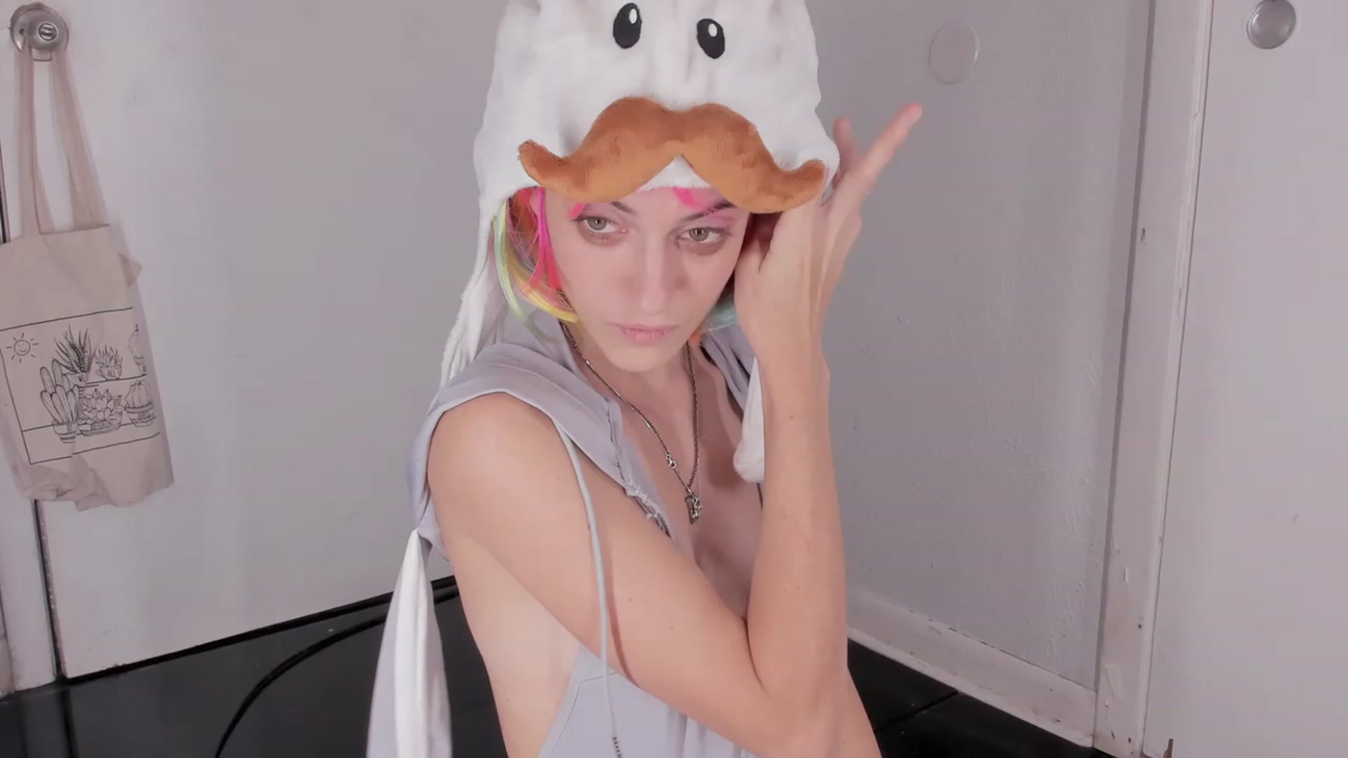 Gallery image thumbnail from NaomiDee's myfreecams stream on, 12/01/2023, 10:43 image 11 of 20
