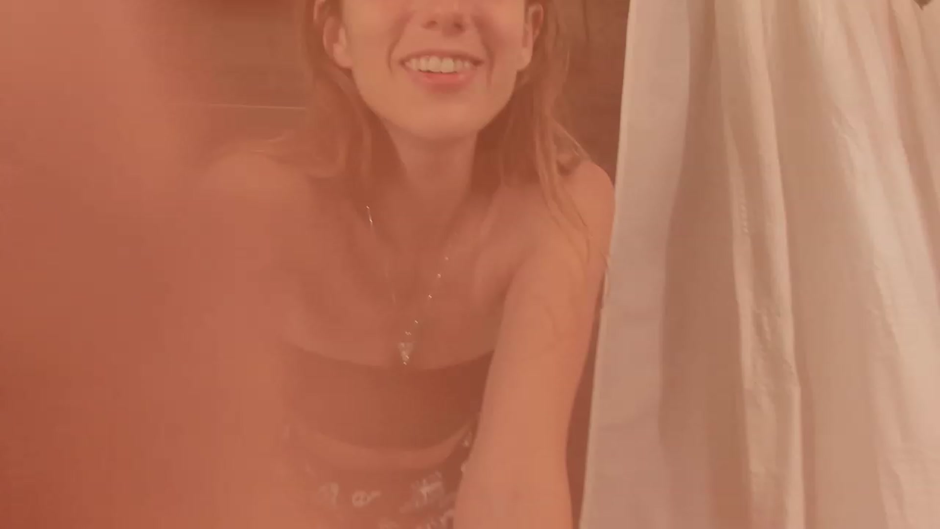 Gallery image thumbnail from NaomiDee's myfreecams stream on, 12/14/2023, 09:05 image 1 of 20
