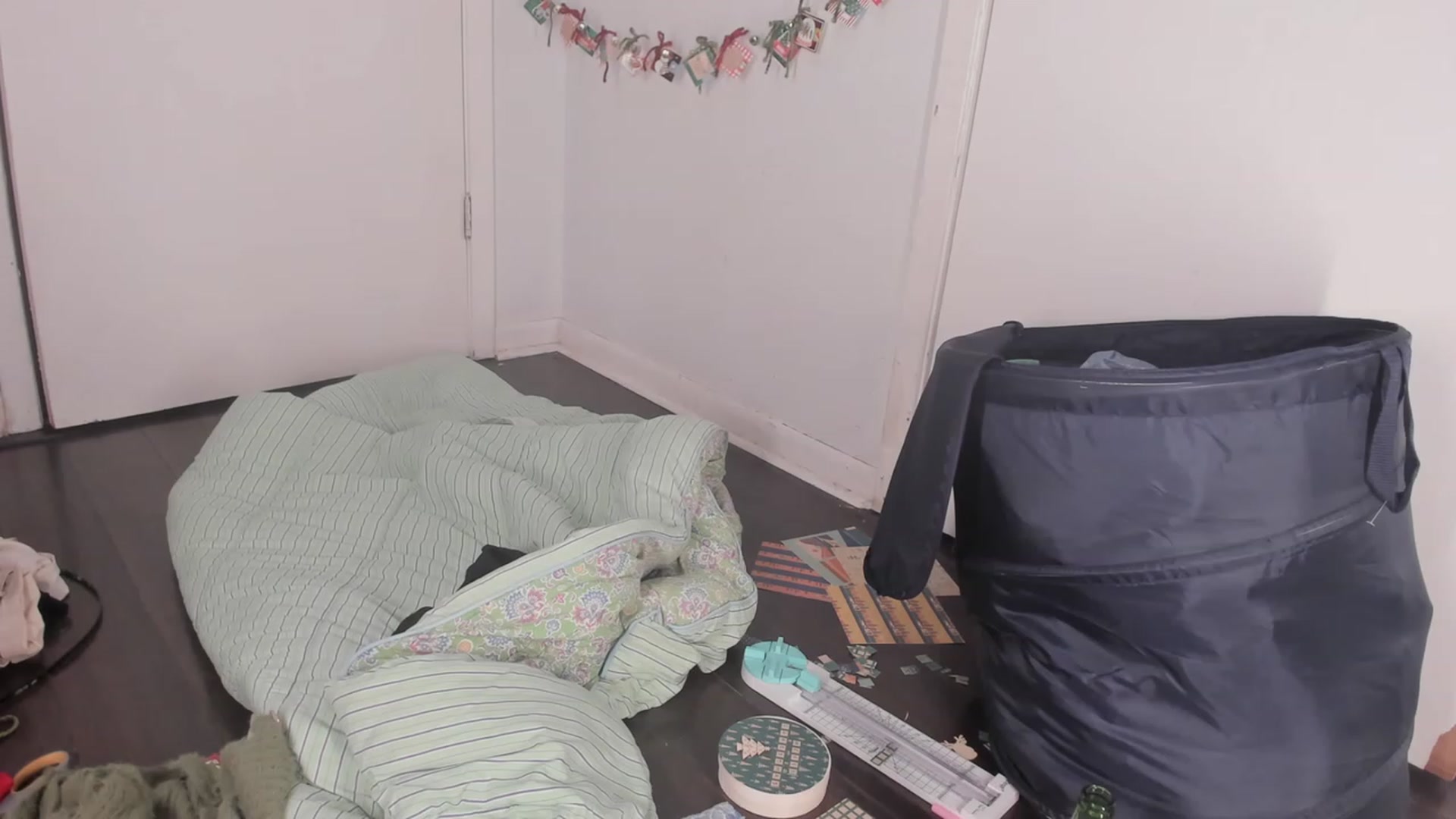 Gallery image thumbnail from NaomiDee's myfreecams stream on, 12/14/2023, 10:50 image 17 of 20
